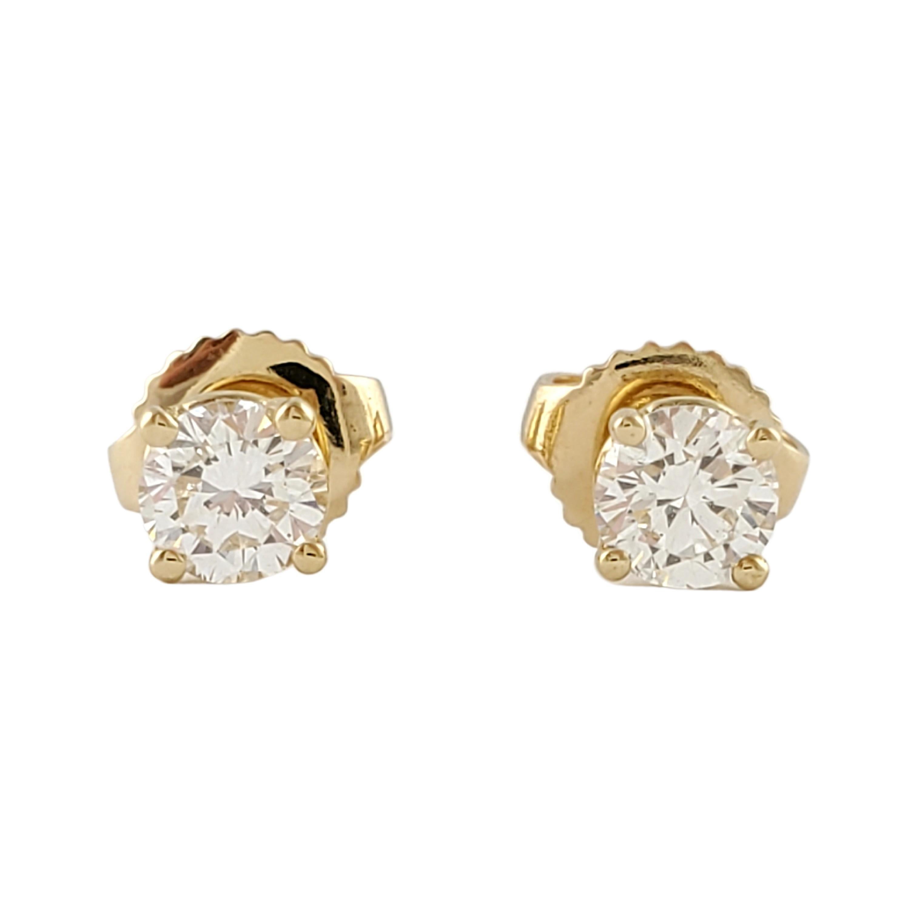Vintage 14 Karat Gelbgold Diamant Ohrstecker

Diese funkelnden Ohrstecker haben jeweils einen runden Diamanten mit Brillantschliff in klassischem 14K Gelbgold. Push-Back-Verschlüsse. 

Ungefähres Gesamtgewicht der Diamanten: 0::55 ct. 

Farbe des