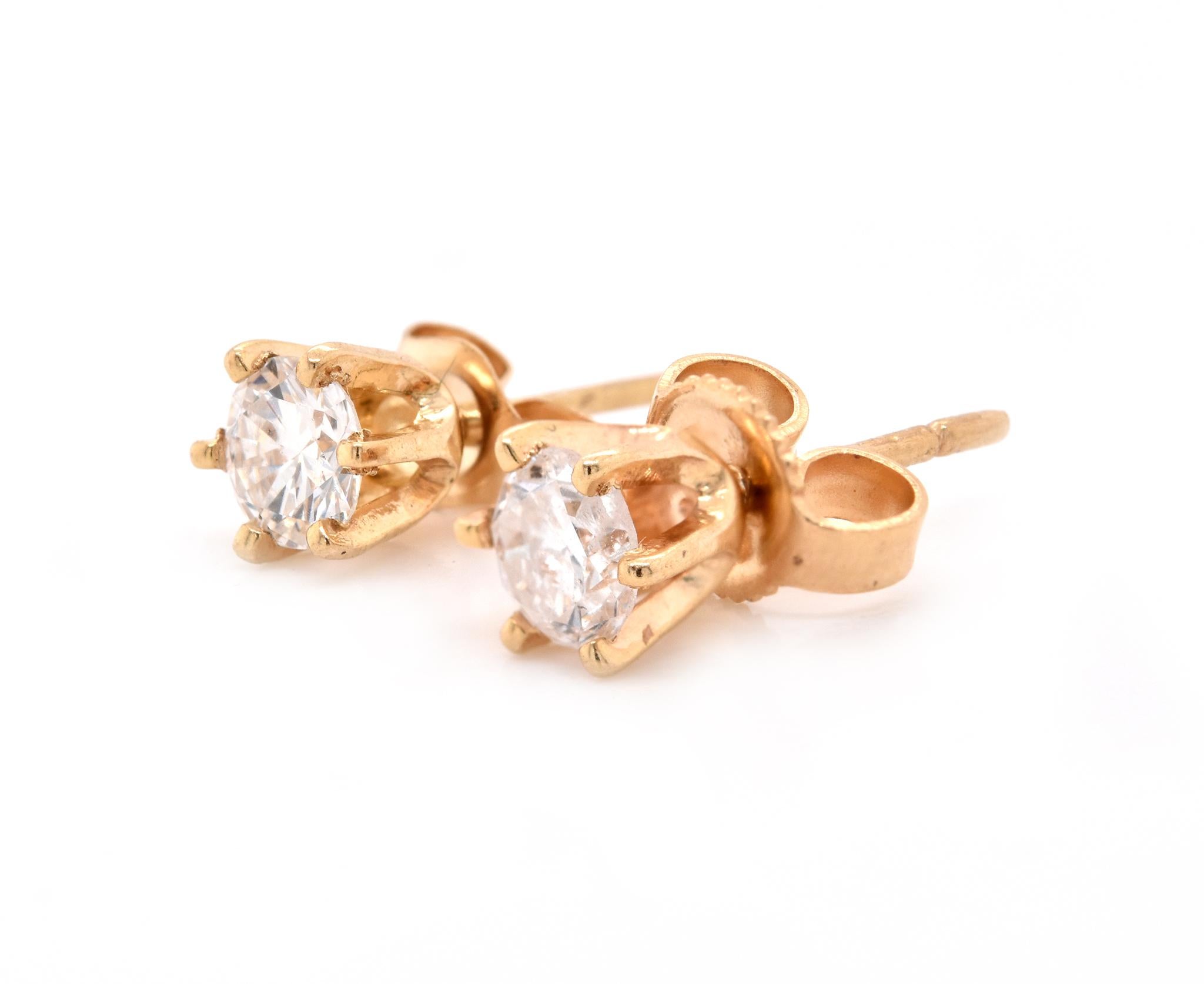 Round Cut 14 Karat Yellow Gold Diamond Stud Earrings