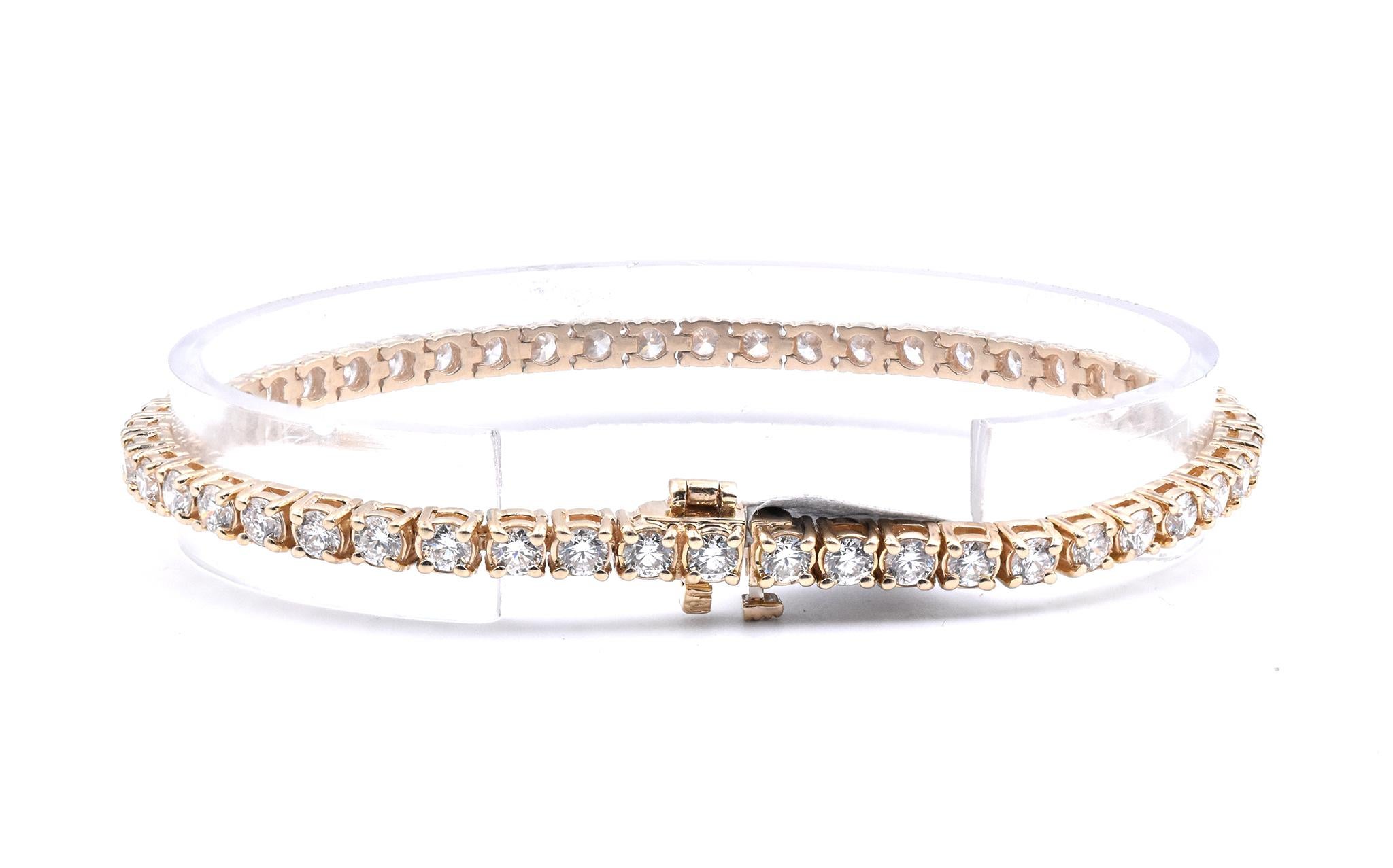 14 Karat Yellow Gold Diamond Tennis Bracelet In Excellent Condition For Sale In Scottsdale, AZ