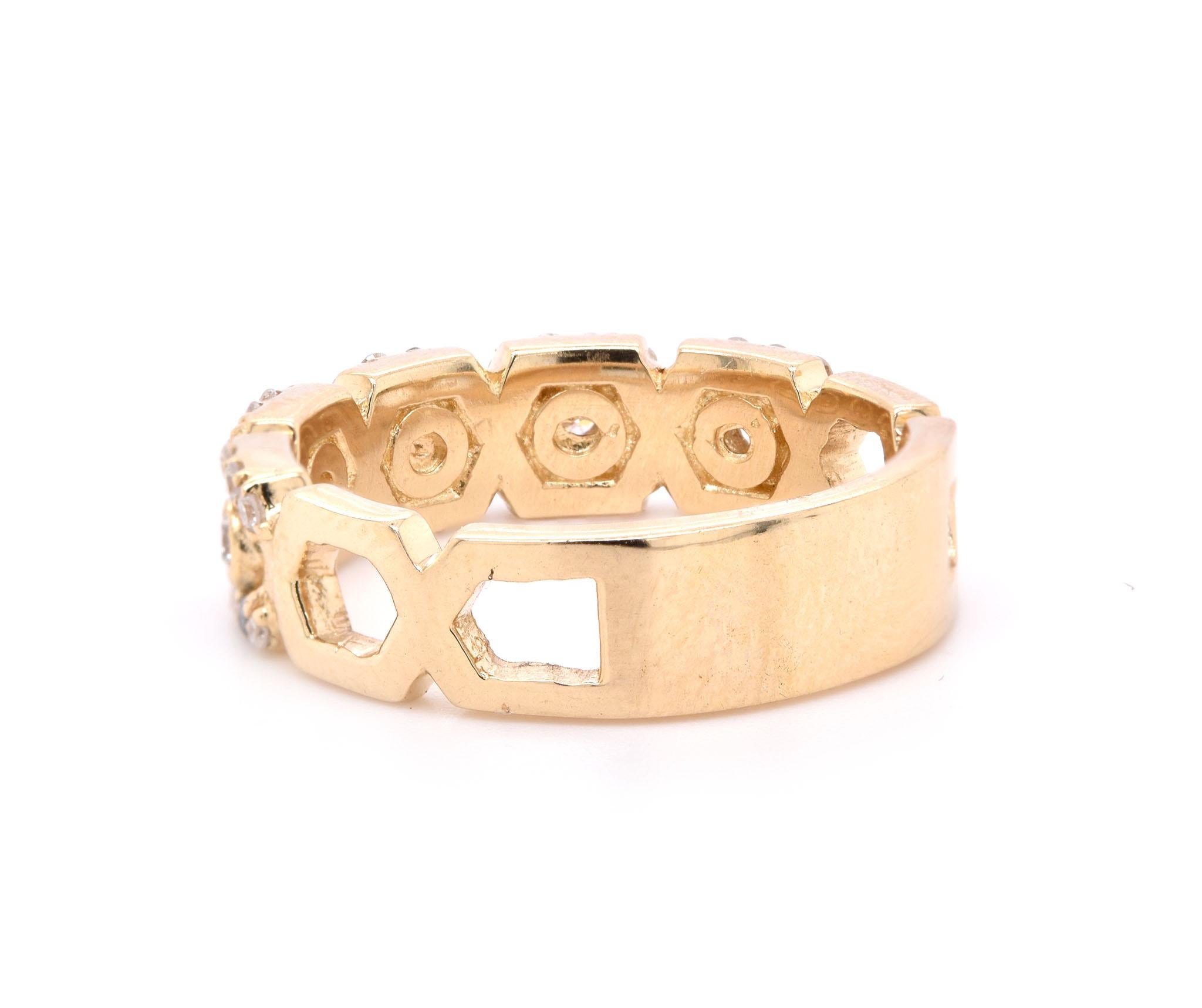 14 Karat Yellow Gold Diamond Weave Band In Excellent Condition For Sale In Scottsdale, AZ