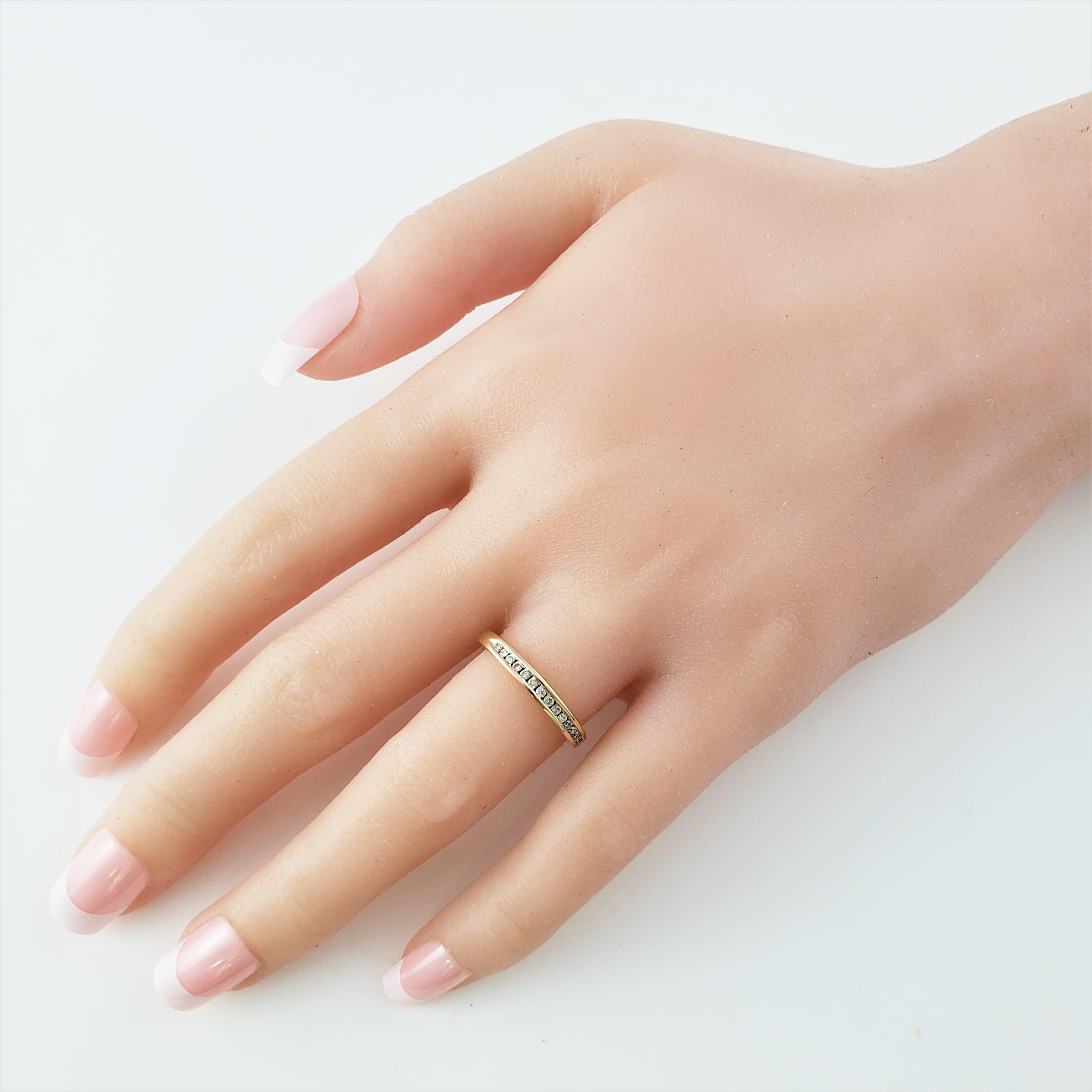Anneau de mariage en or jaune 14 carats avec diamant en vente 1