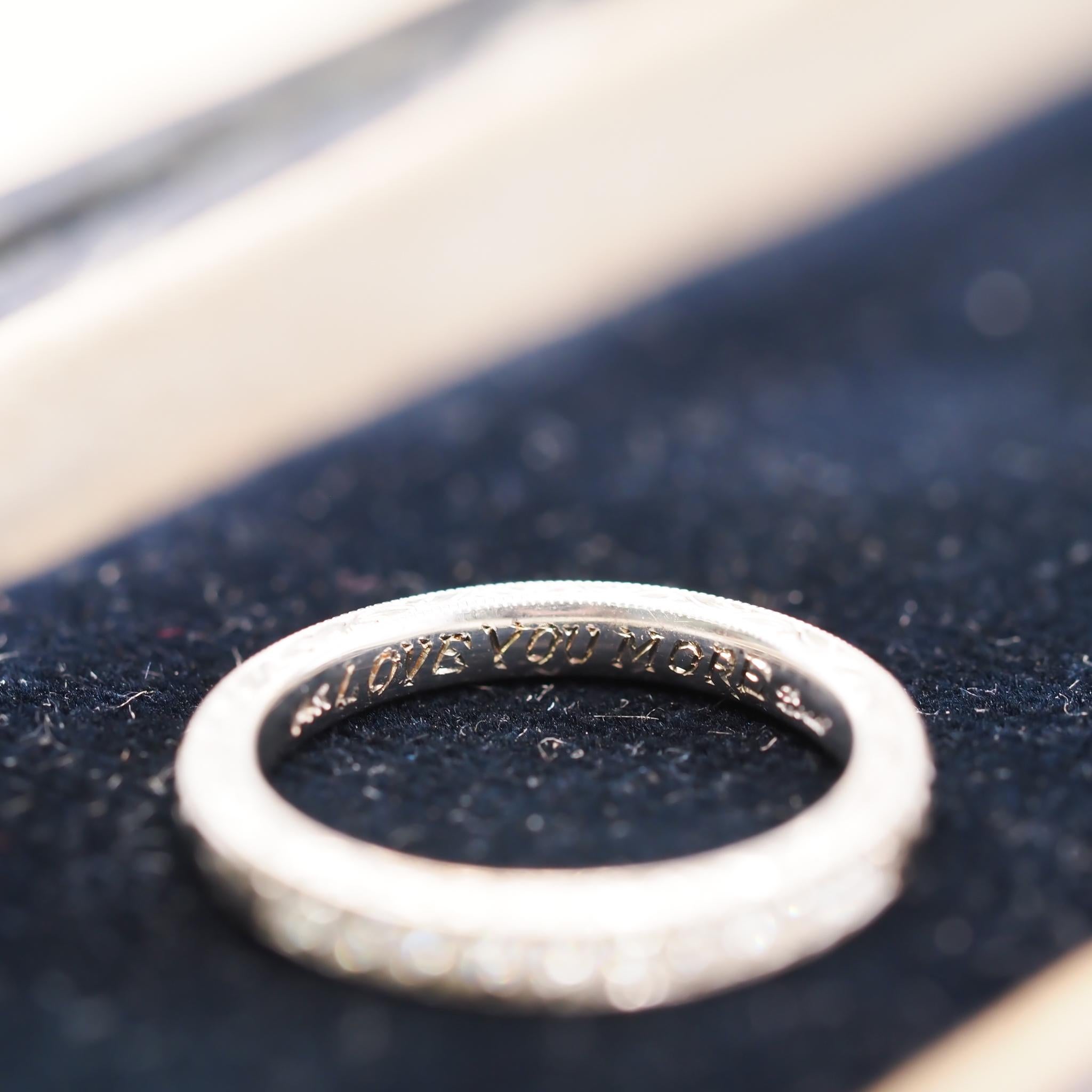 Jonc en or jaune 14 carats avec diamant et gravure Unisexe en vente