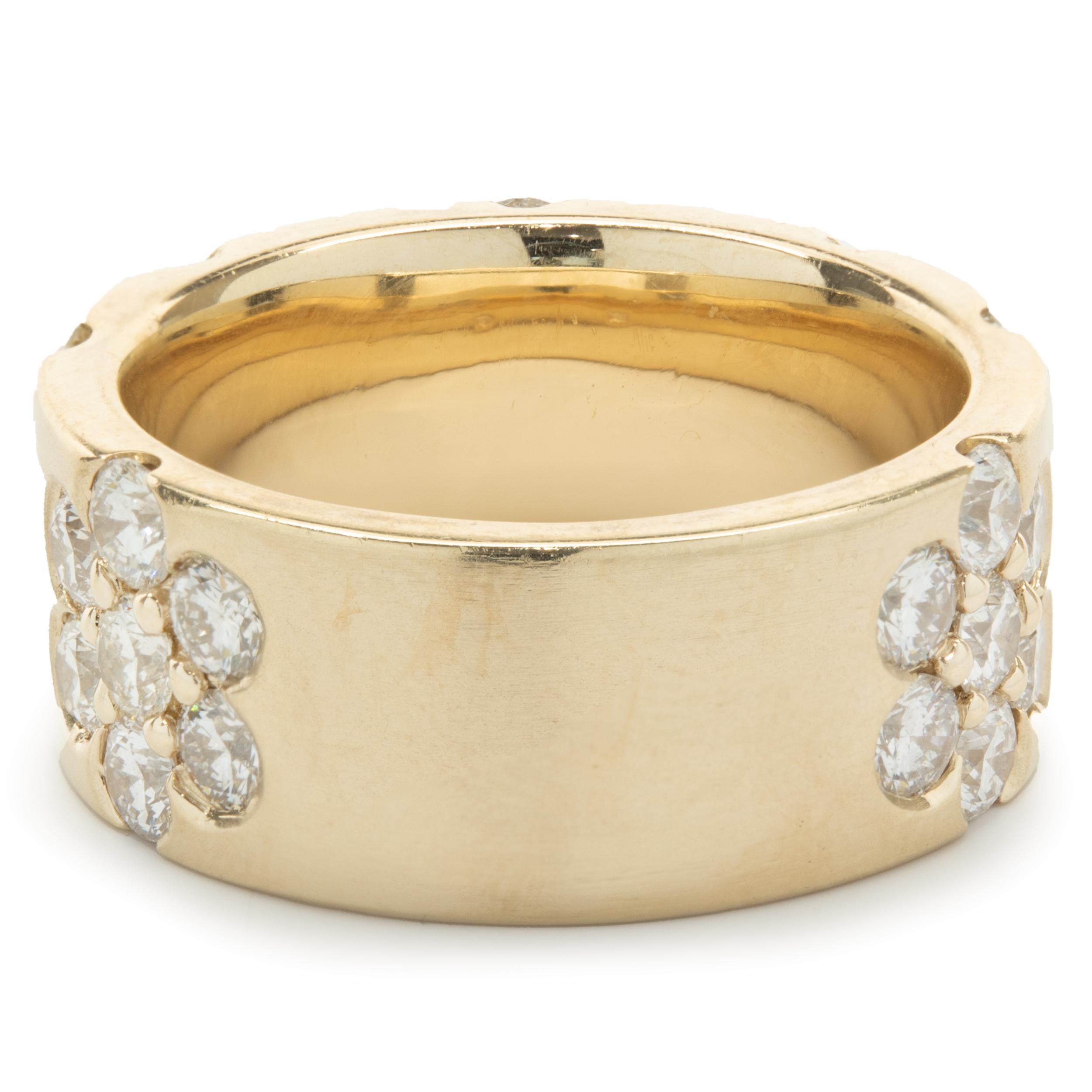 14 Karat Yellow Gold Diamond X&O Wide Band In Excellent Condition For Sale In Scottsdale, AZ
