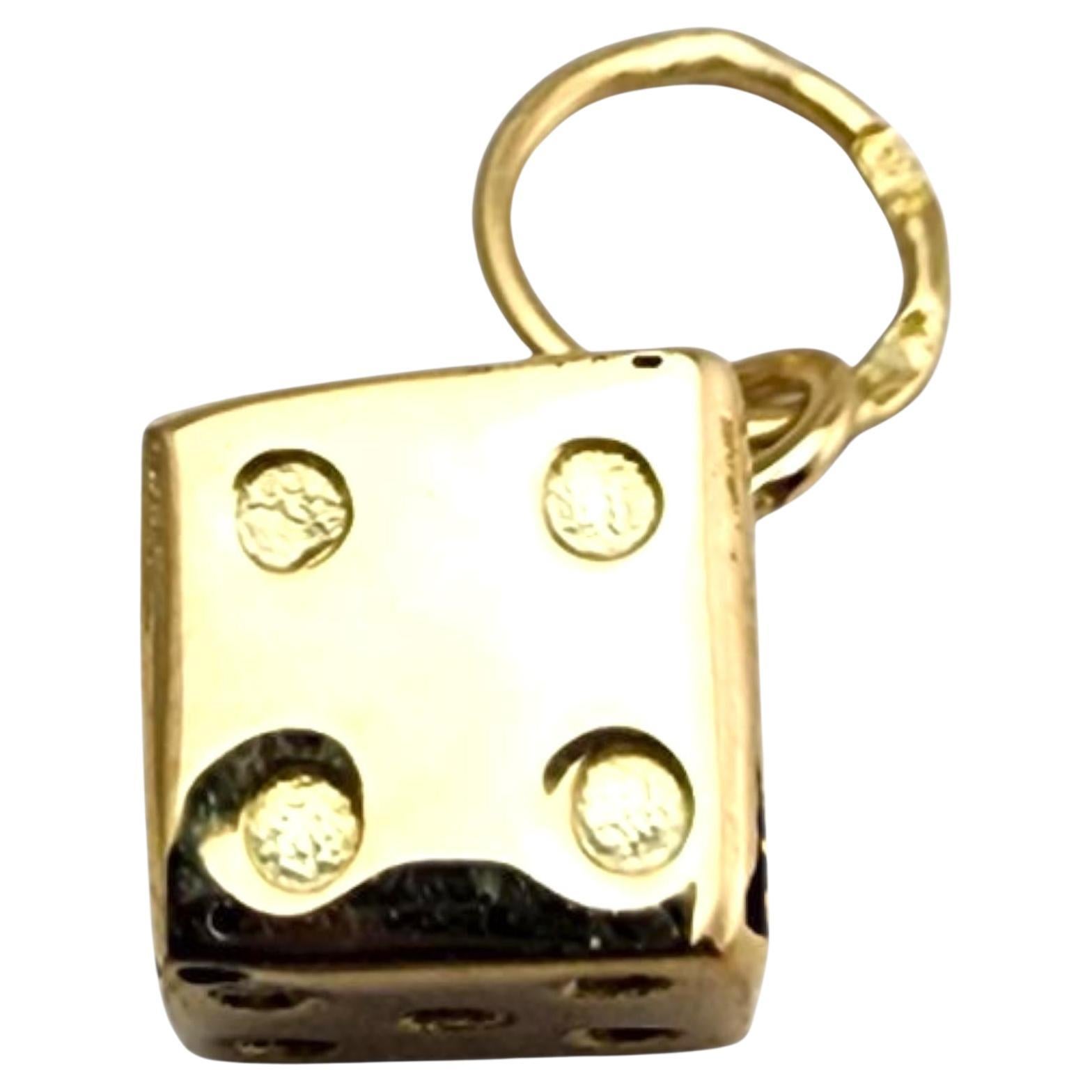 Charm de dé en or jaune 14 carats #23683