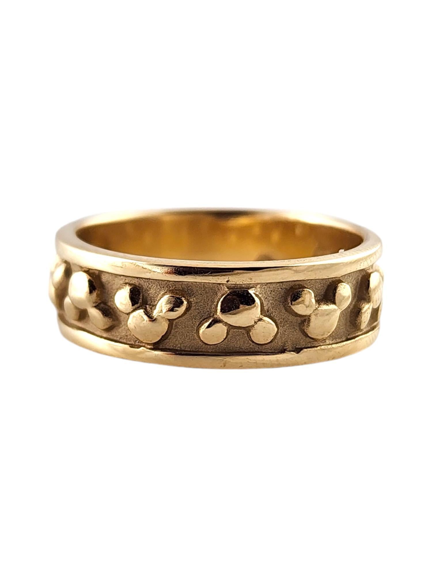 14 Karat Yellow Gold Disney Mickey Mouse Band Ring Size 8.75

This beautiful Mickey Mouse band ring by Disney was crafted from 14K yellow gold and would be perfect for any Disney fan!

Ring size: 8.75
Shank: 6.6mm

Weight: 3.8 dwt/ 5.9 g

Hallmark: