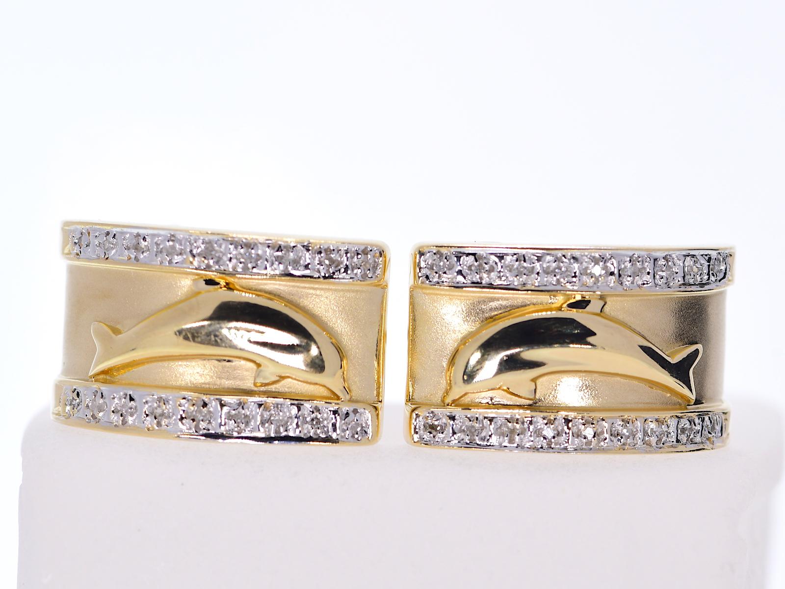 14 Karat Yellow Gold Dolphin Half Cuff with Diamonds Earrings 11.70 Grams (Rundschliff) im Angebot