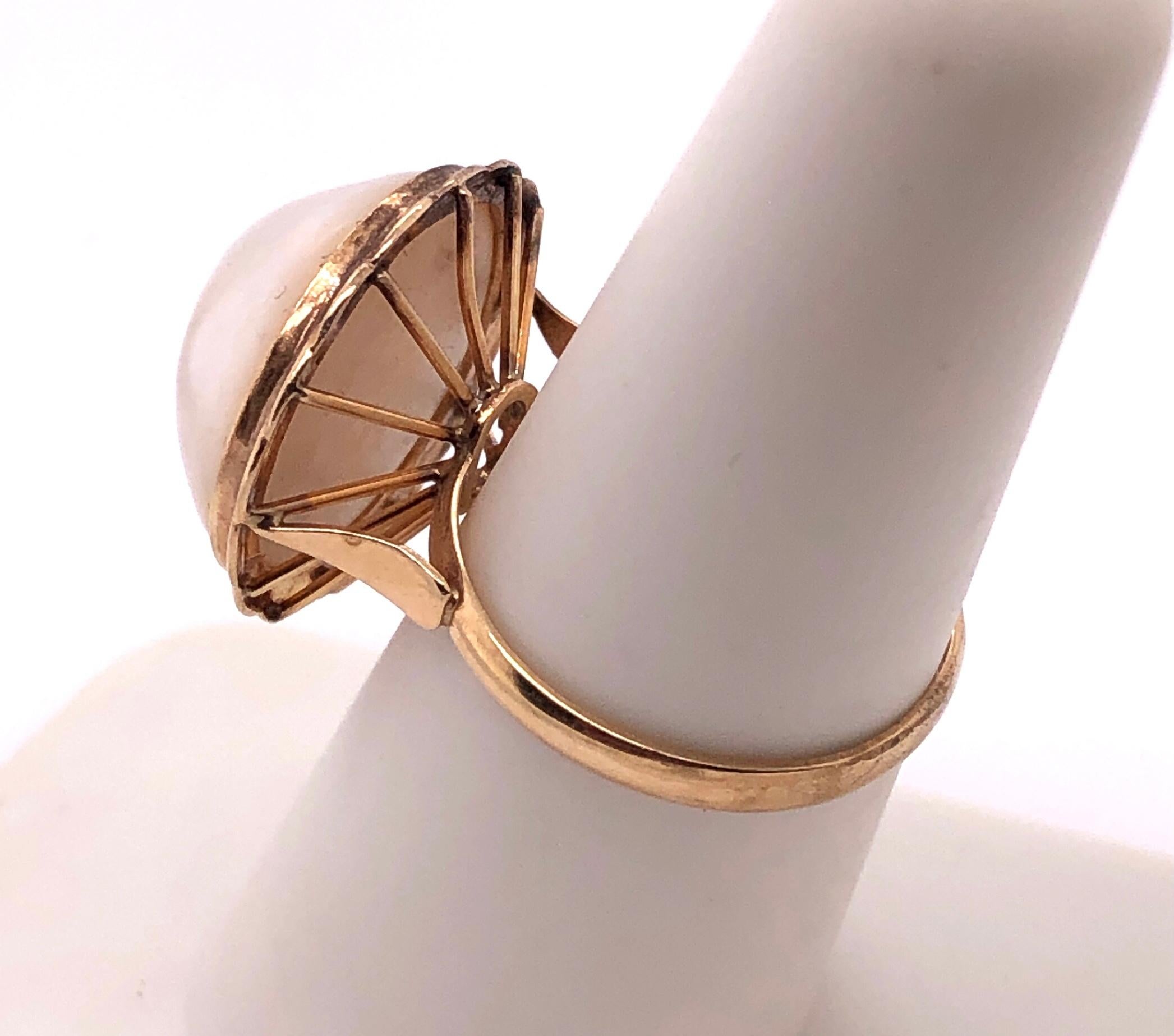 14 Karat Yellow Gold Dome Pearl Ring In Good Condition For Sale In Stamford, CT