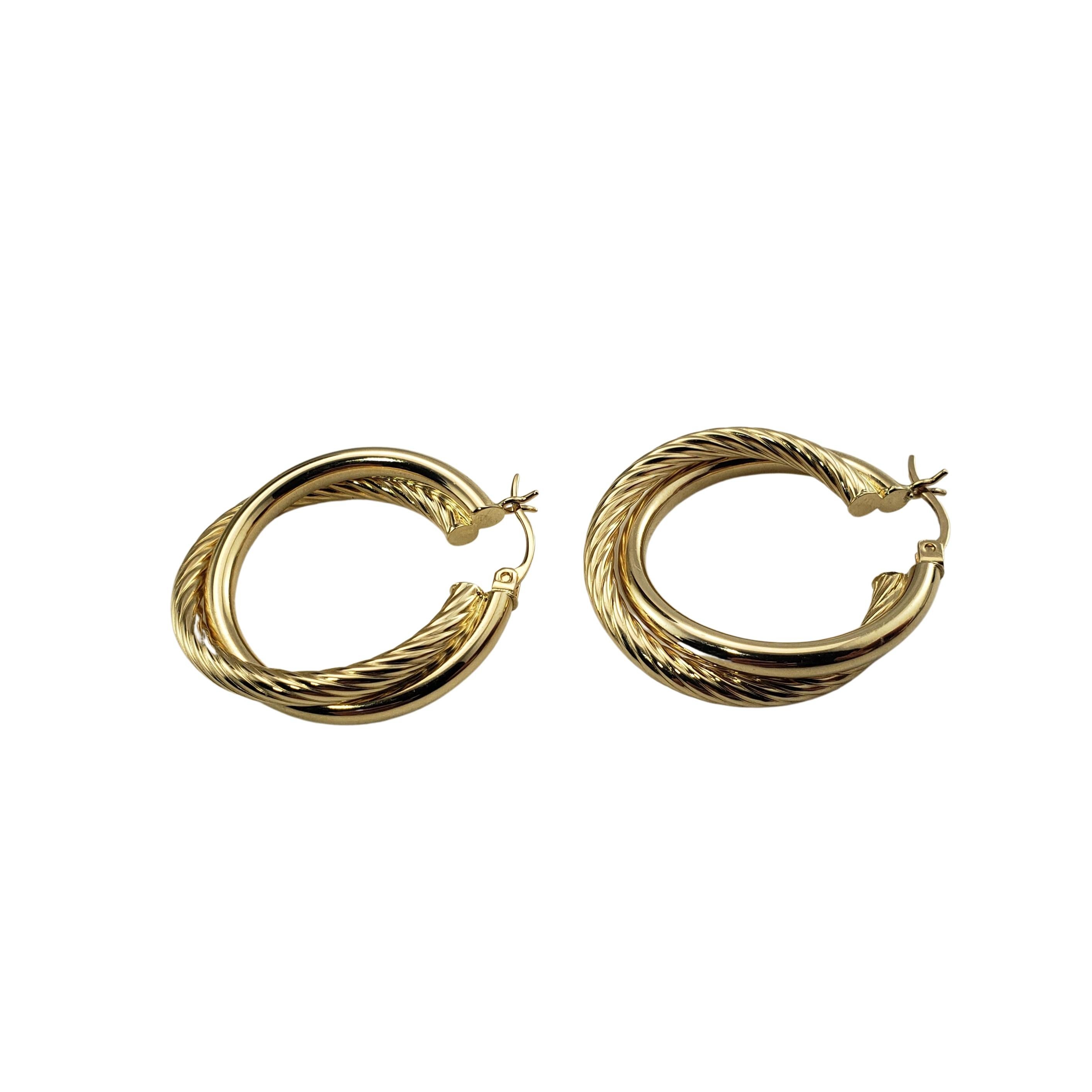 Boucles d'oreilles à double anneau en or jaune 14 carats Bon état - En vente à Washington Depot, CT