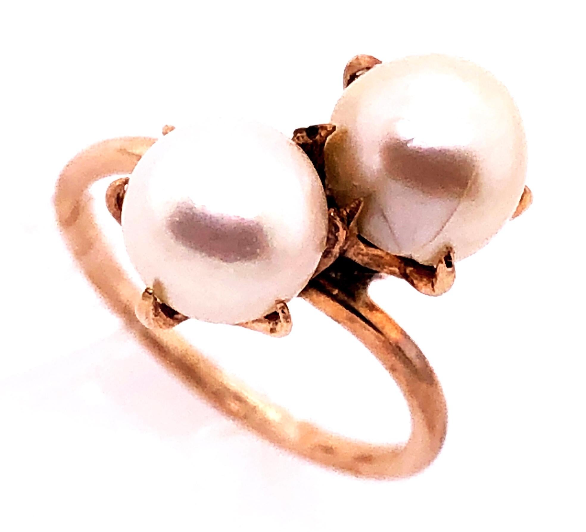 14 Karat Yellow Gold Double Pearl Ring.
Size 5.5
3.2 grams total weight.
5.37mm pearl size