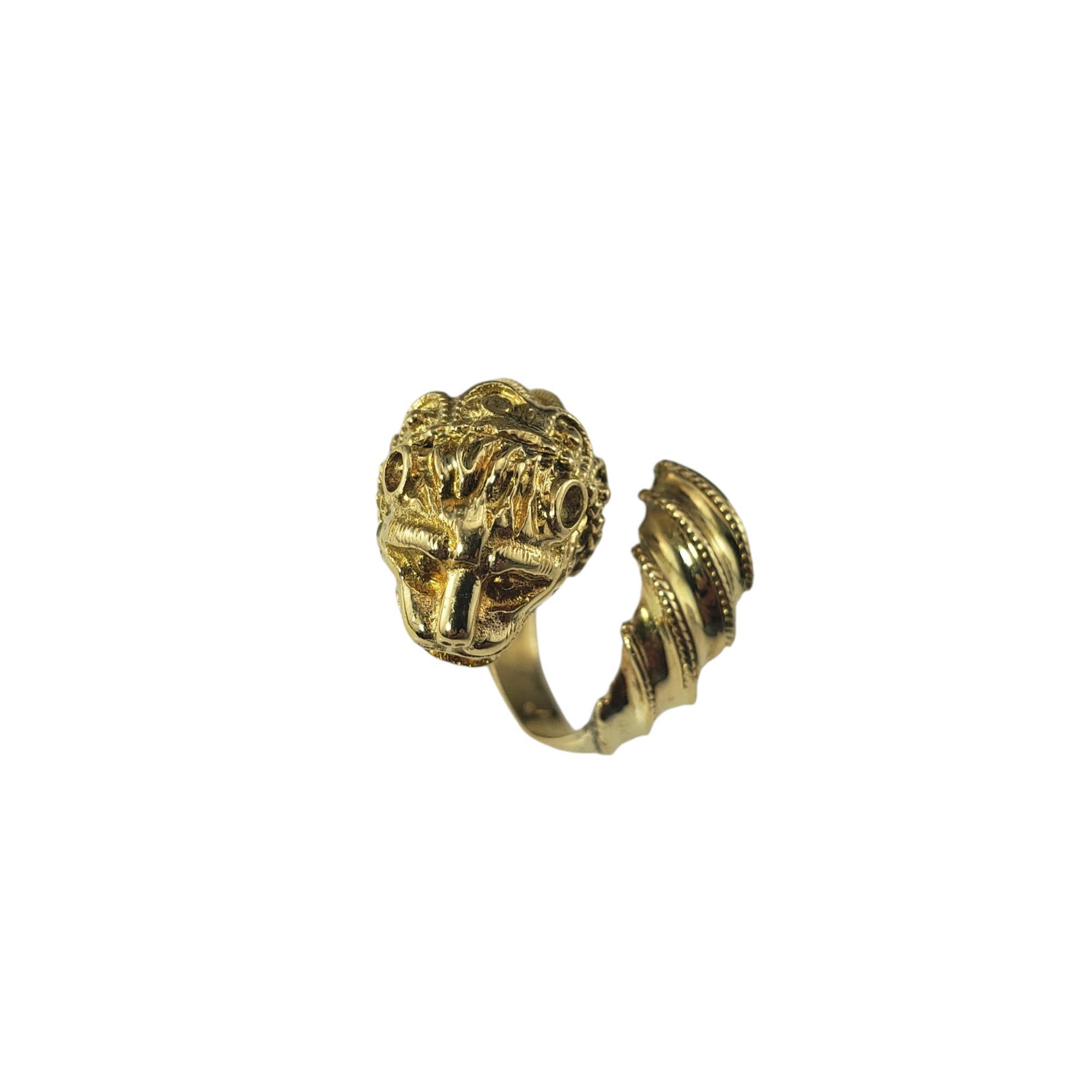 14 Karat Yellow Gold Dragon Ring Size 6

This beautifully detailed dragon ring is crafted in meticulously detailed 14K yellow gold.  

Width: 12.4 mm.
Shank: 3 mm.

Tested 14K gold.

Ring Size: 6

Weight:  6.2 dwt. / 9.7 gr.

Very good condition,