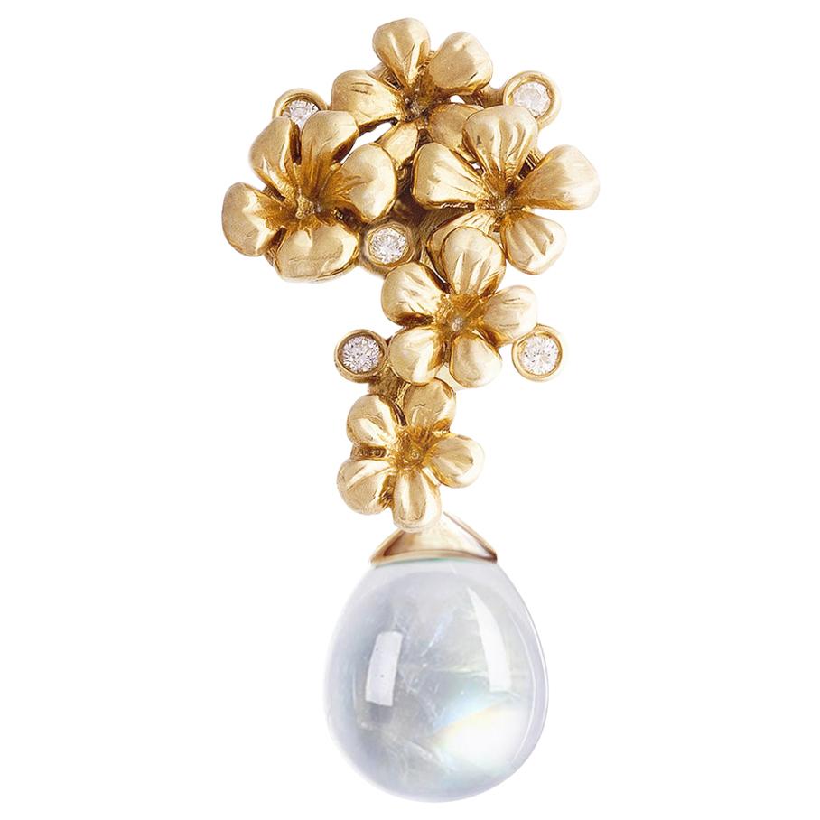 Fourteen Karat Yellow Gold Drop Pendant Necklace with Diamonds and Moonstone For Sale