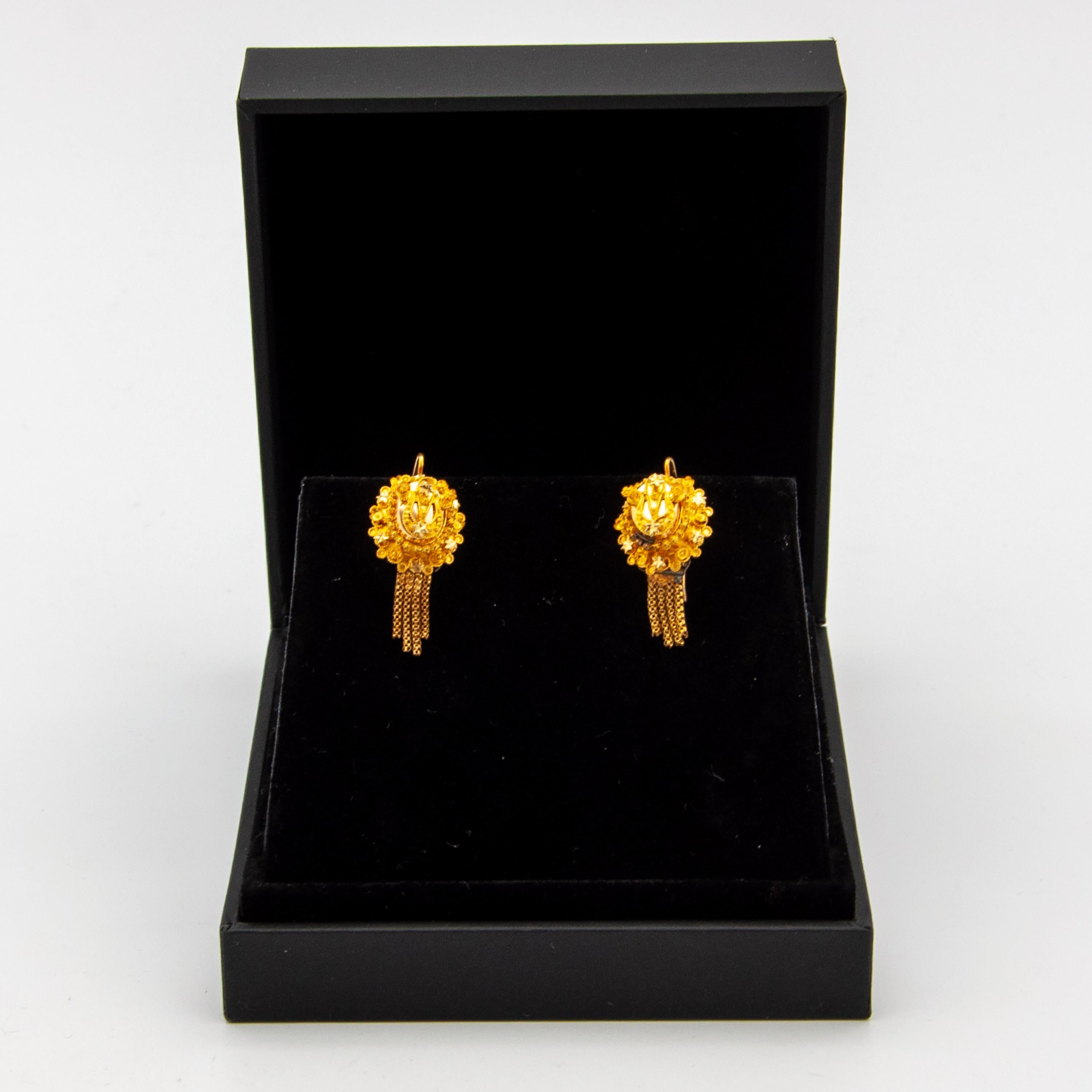 Antike 14 Karat Gelbgold-Tropfen-Ohrringe mit Quaste im Zustand „Gut“ im Angebot in Rotterdam, NL
