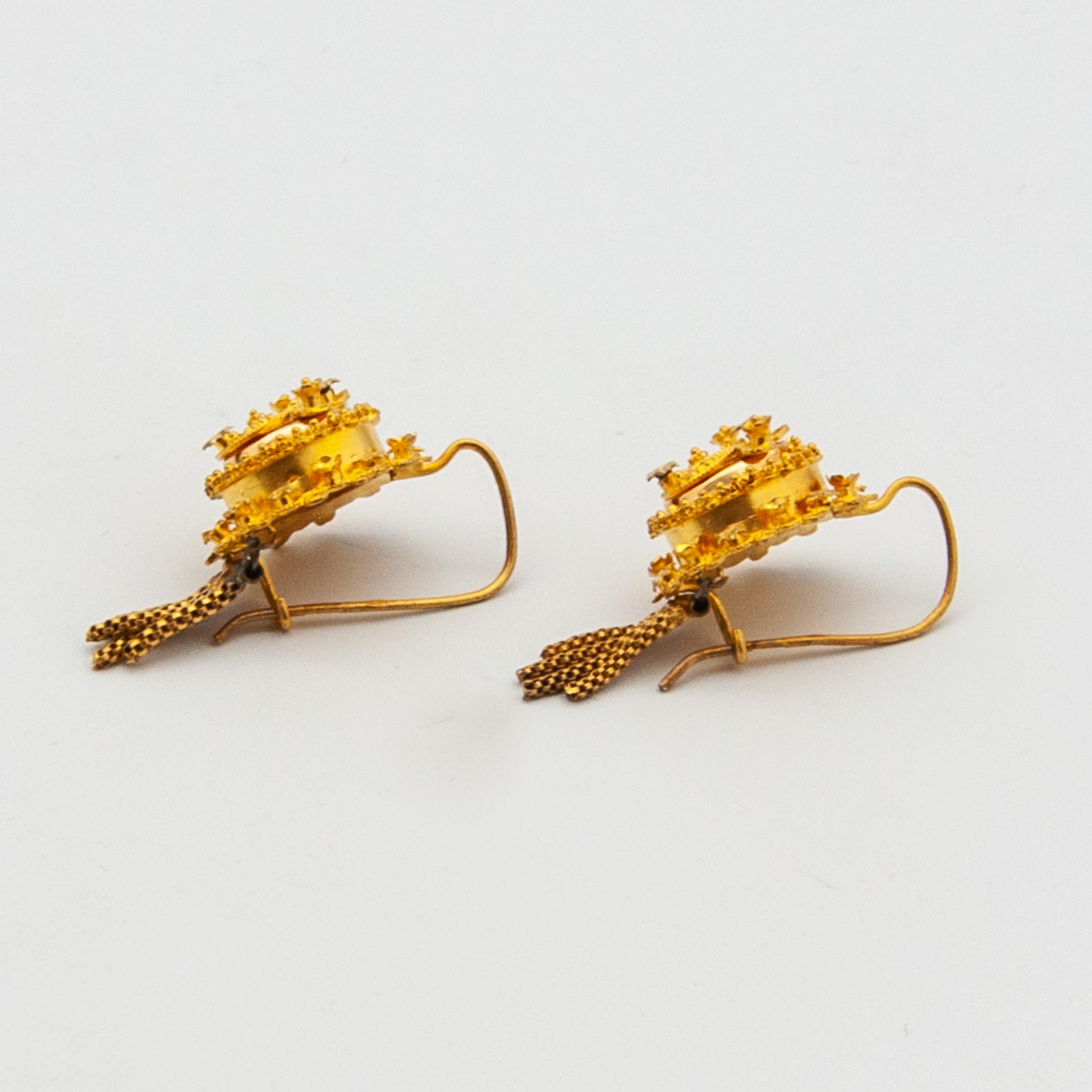 Antike 14 Karat Gelbgold-Tropfen-Ohrringe mit Quaste im Angebot 2