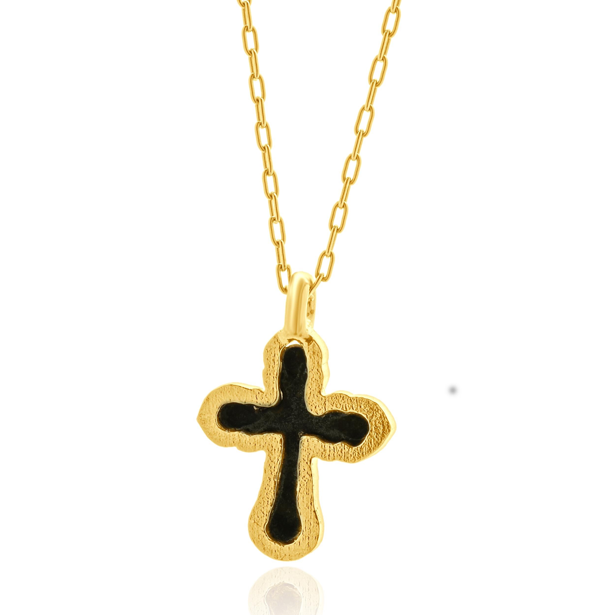 Collier croix relique d'Europe de l'Est en or jaune 14 carats Excellent état - En vente à Scottsdale, AZ