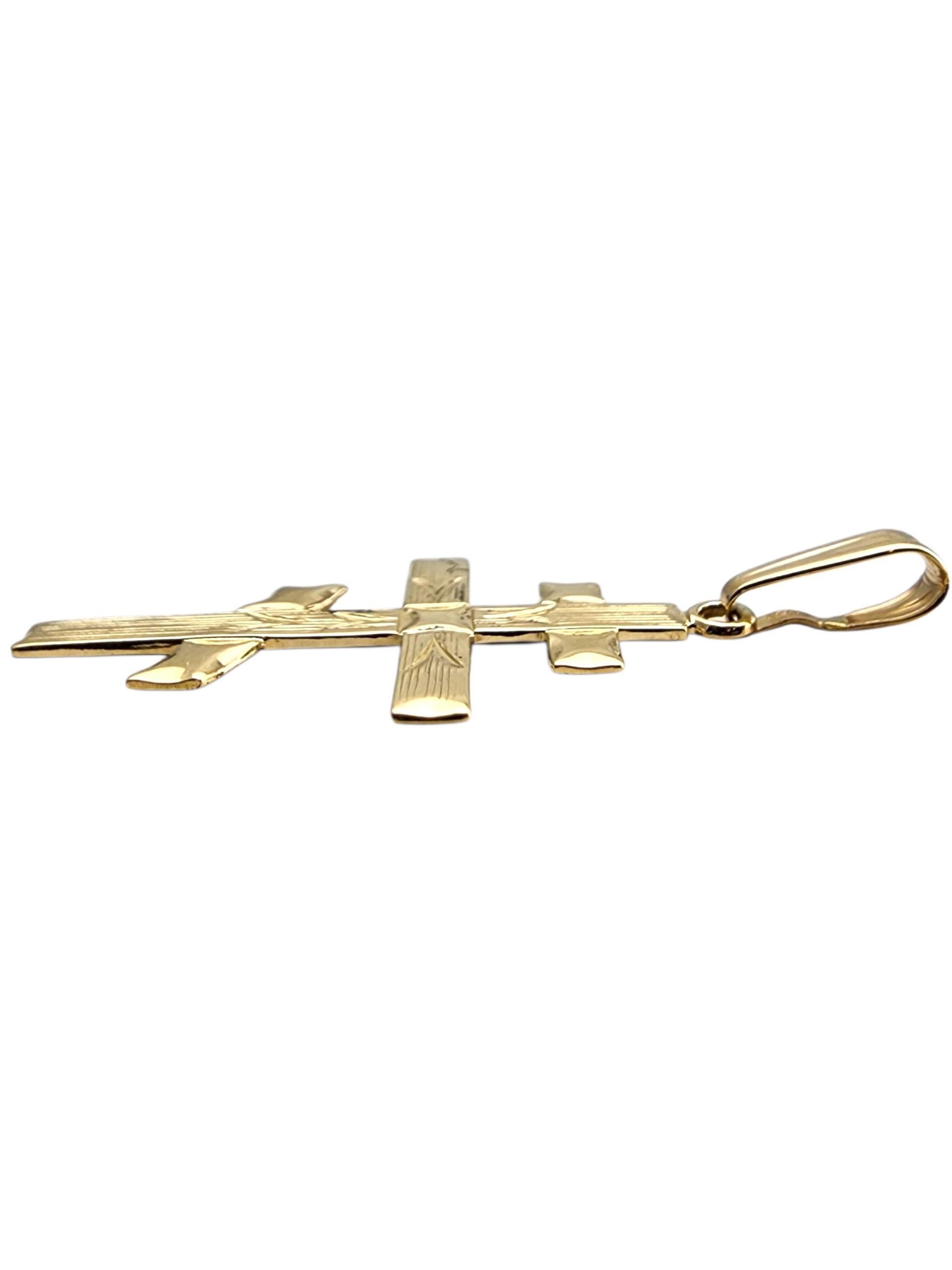 Pendentif croix orthodoxe orientale jaune 14 carats

Ce pendentif en or 14 carats est orné d'une magnifique croix orthodoxe orientale. 