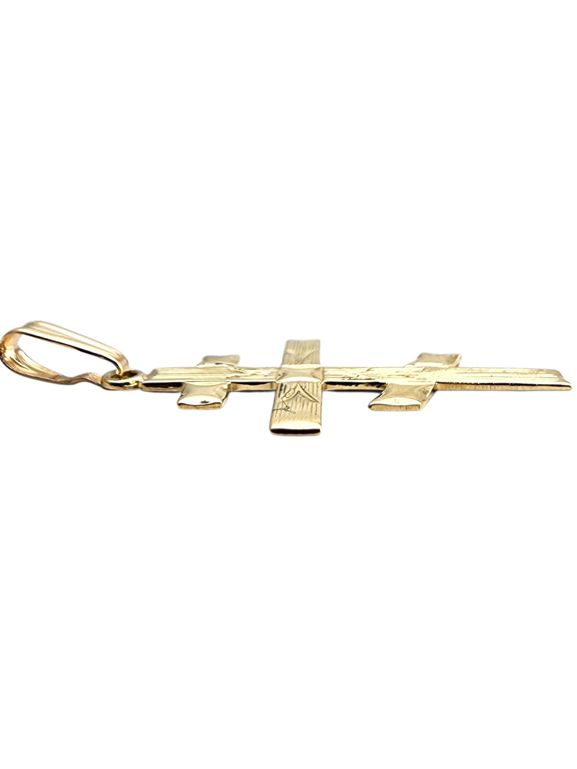 Pendentif croix orthodoxe en or jaune 14 carats #23910 Bon état - En vente à Washington Depot, CT