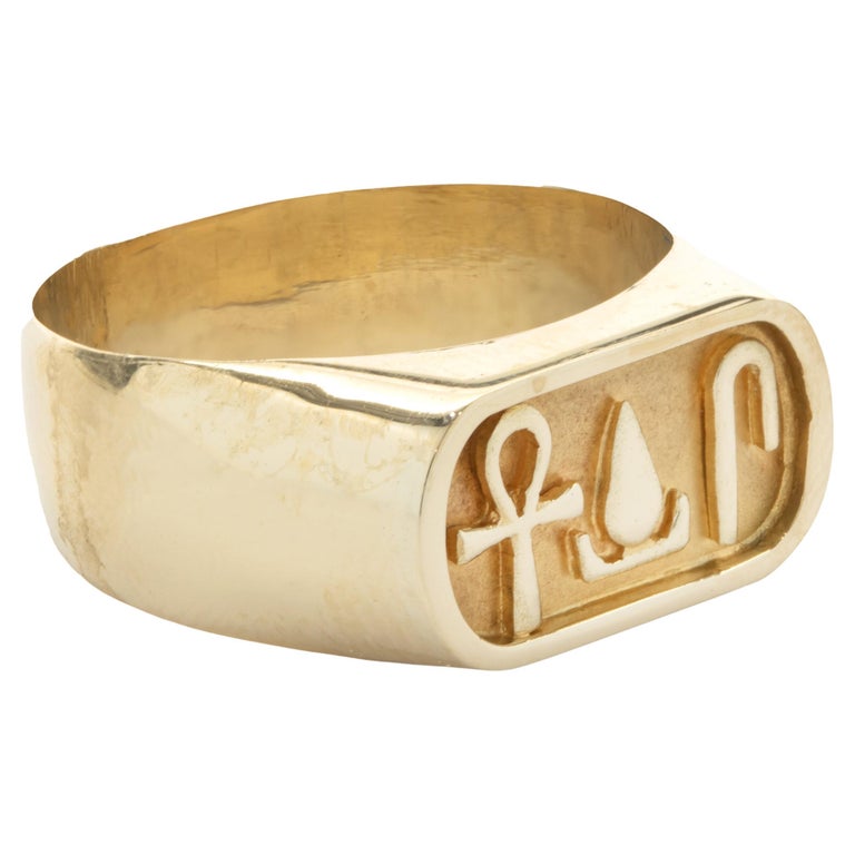 Rusland Blauwdruk Nauwkeurigheid 14 Karat Yellow Gold Egyptian Signet Ring For Sale at 1stDibs