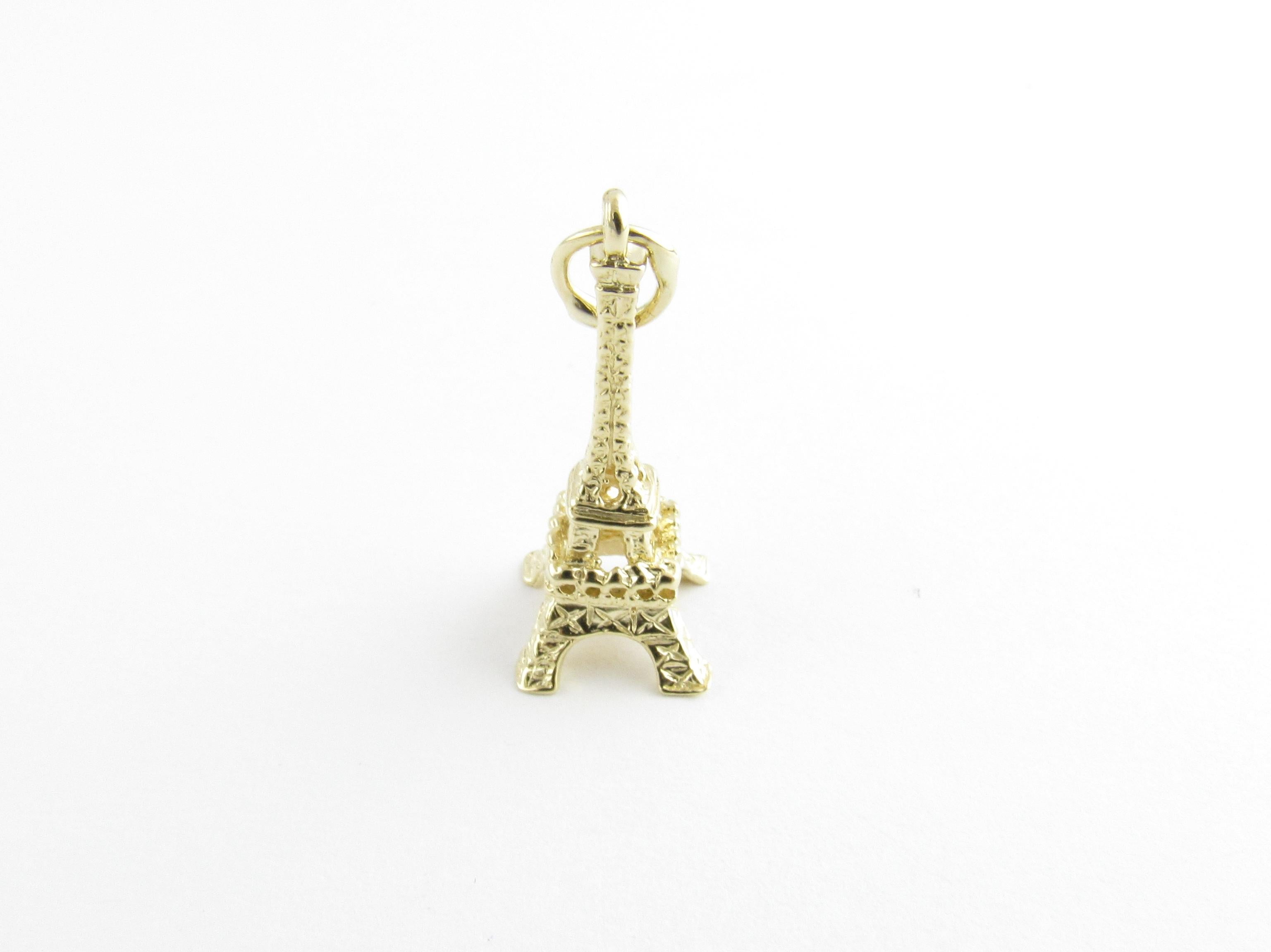 14 Karat Yellow Gold Eiffel Tower Charm In Good Condition In Washington Depot, CT