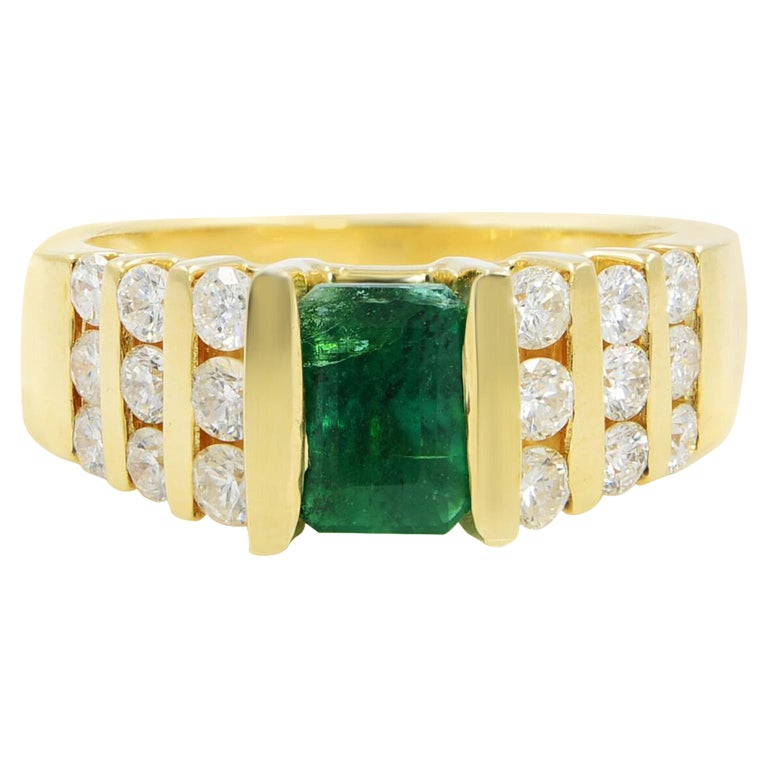 14 Karat Yellow Gold Emerald 1.00 Carat Diamond Ring at 1stDibs