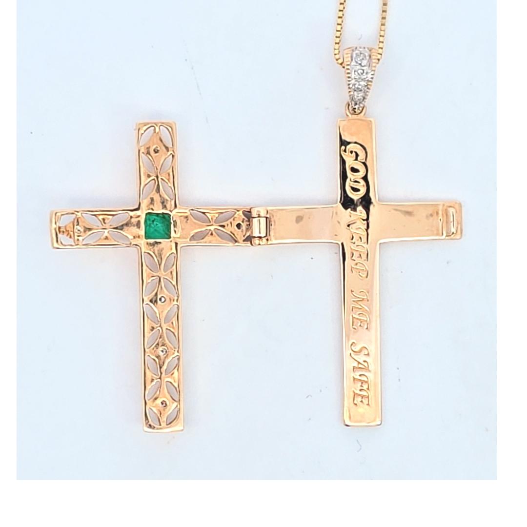 Women's or Men's 14 Karat Yellow Gold Emerald and Diamond 