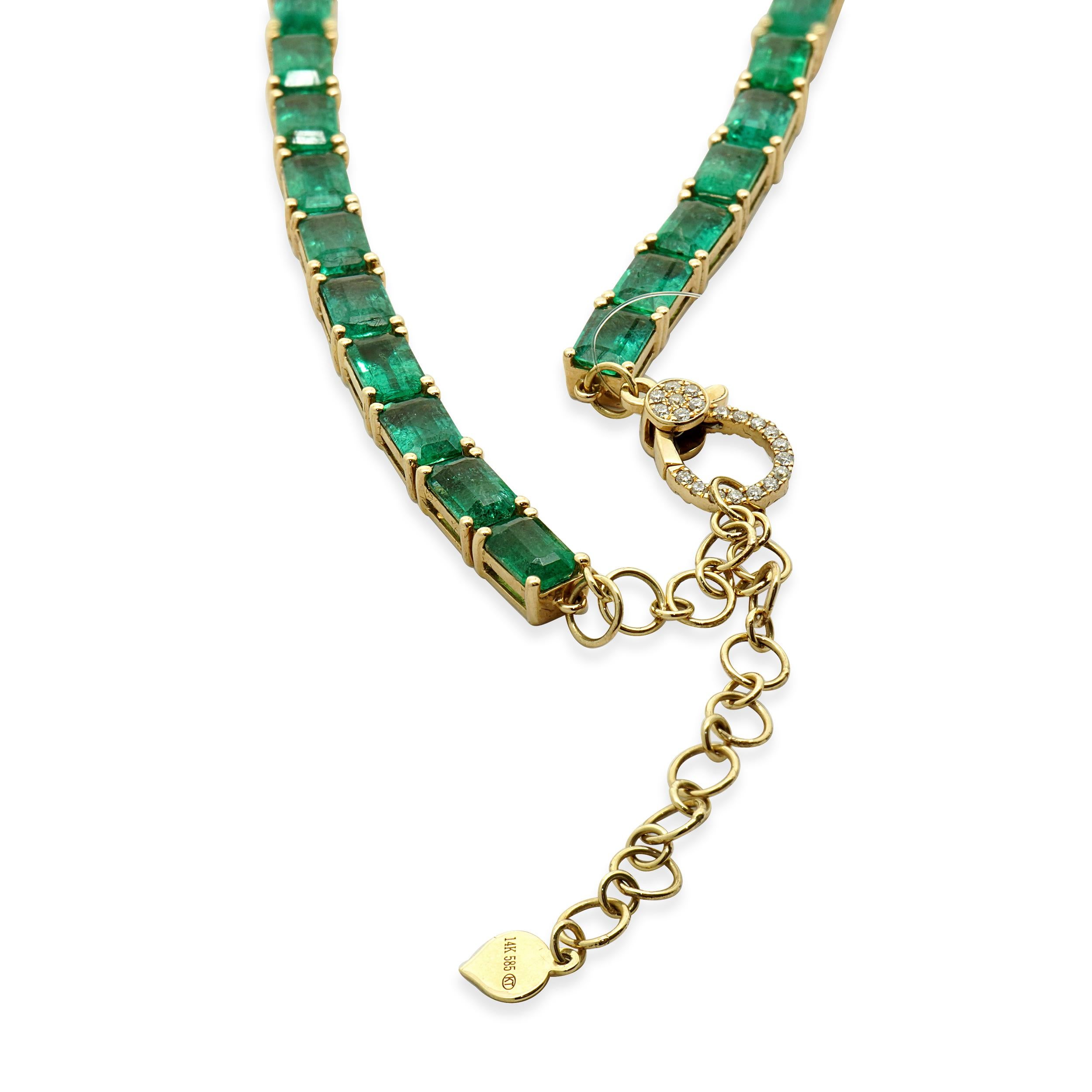Taille émeraude Collier en or jaune 14 carats avec émeraudes et diamants en vente