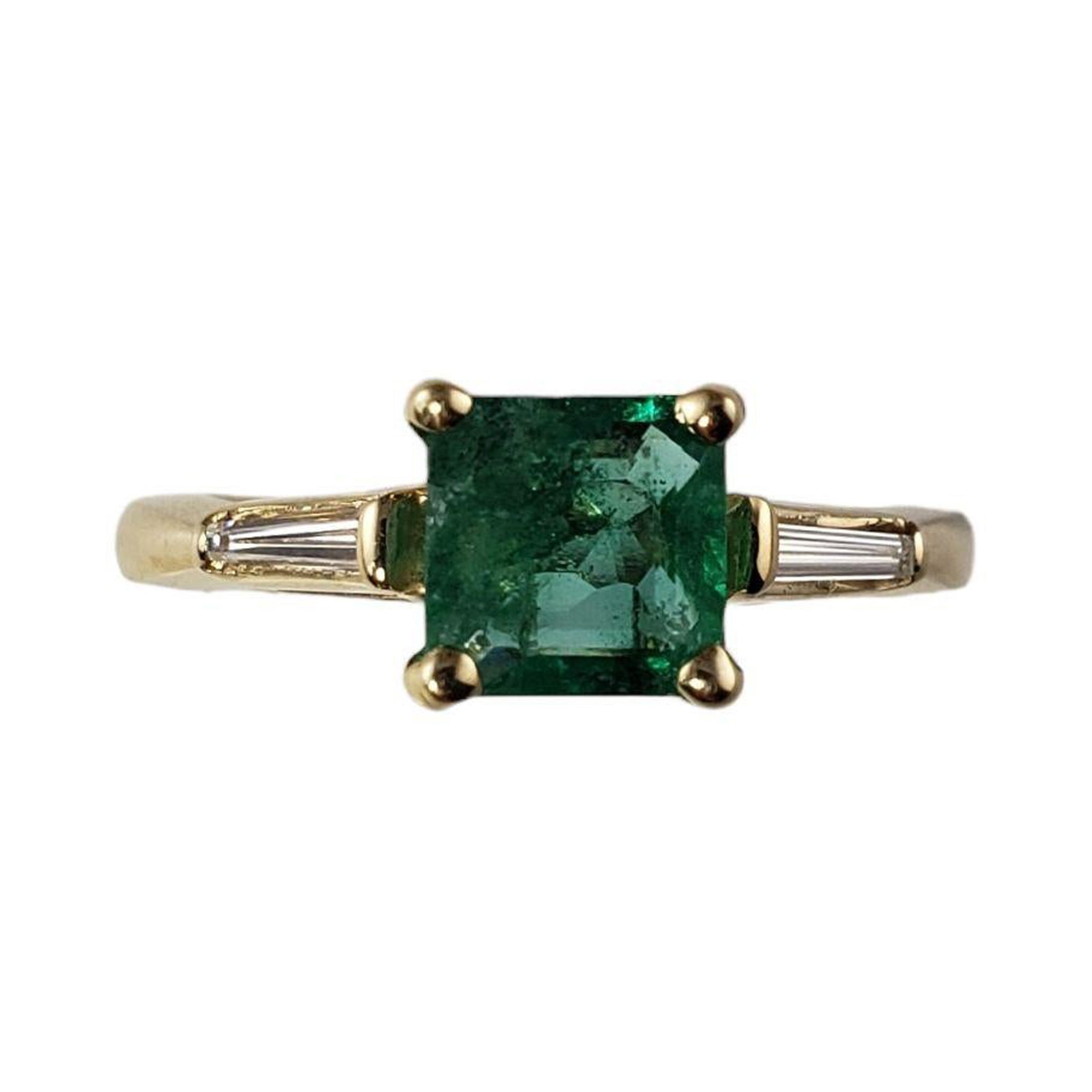 Anello in oro giallo 14 carati con smeraldo e diamanti misura 6 #14334 in vendita