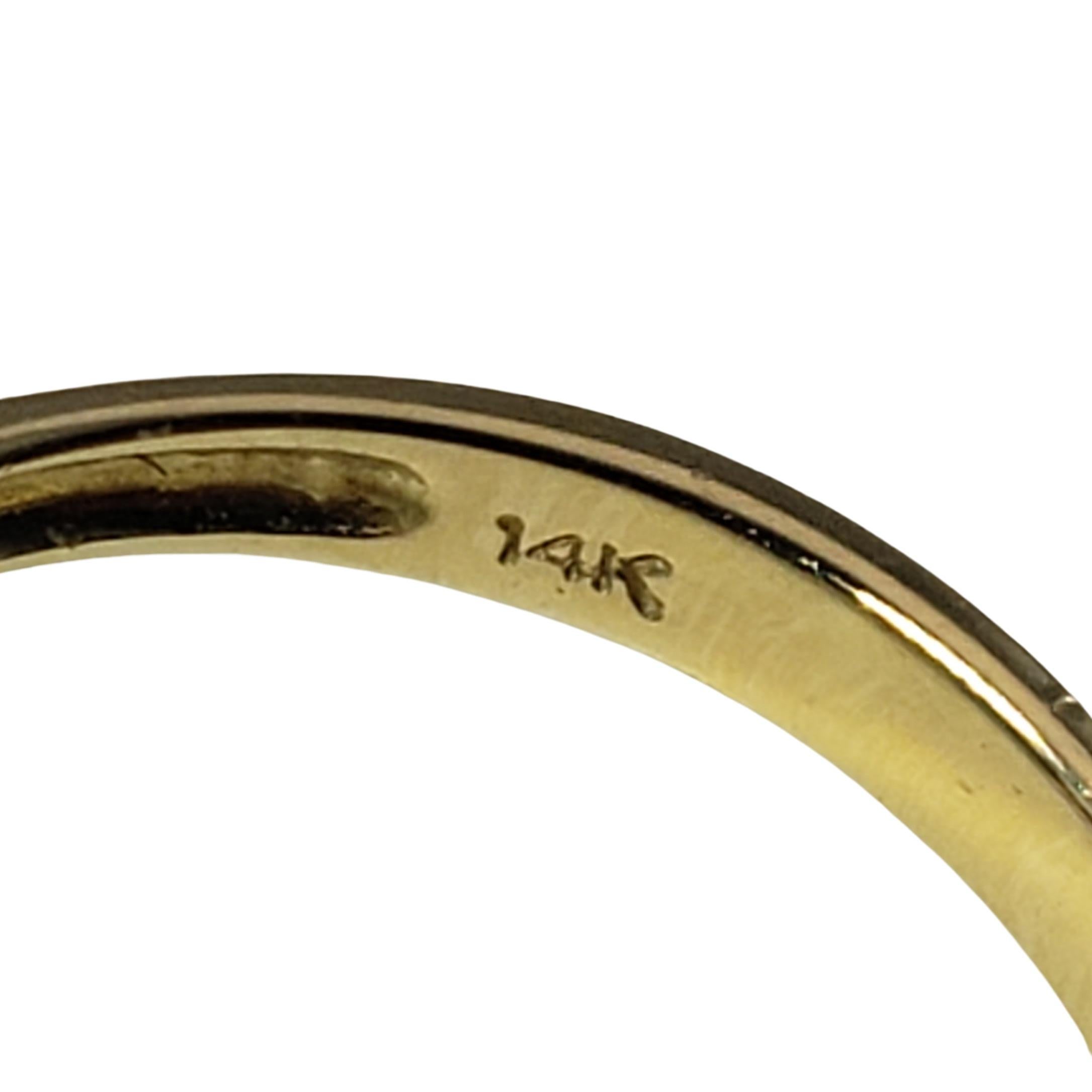 Ring aus 14 Karat Gelbgold mit natürlichem Smaragd und Diamant im Angebot 1