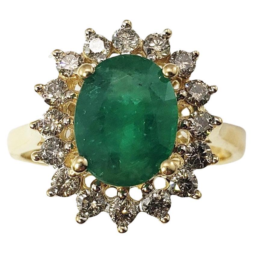 Ring aus 14 Karat Gelbgold mit natürlichem Smaragd und Diamant im Angebot