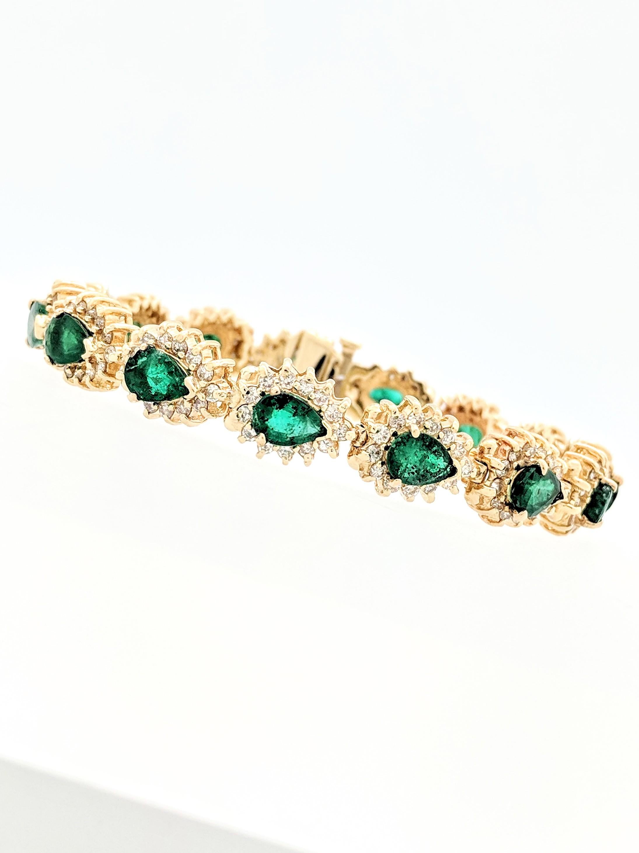You are viewing a beautiful Emerald & Diamond Tennis Bracelet. This is truly a stunning piece that any woman would love to add to their collection.

This bracelet consist of emerald and diamond cluster design. The emeralds are pear shaped and