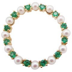 Retro 14 Karat Yellow Gold Emerald and Pearl Circle Pin