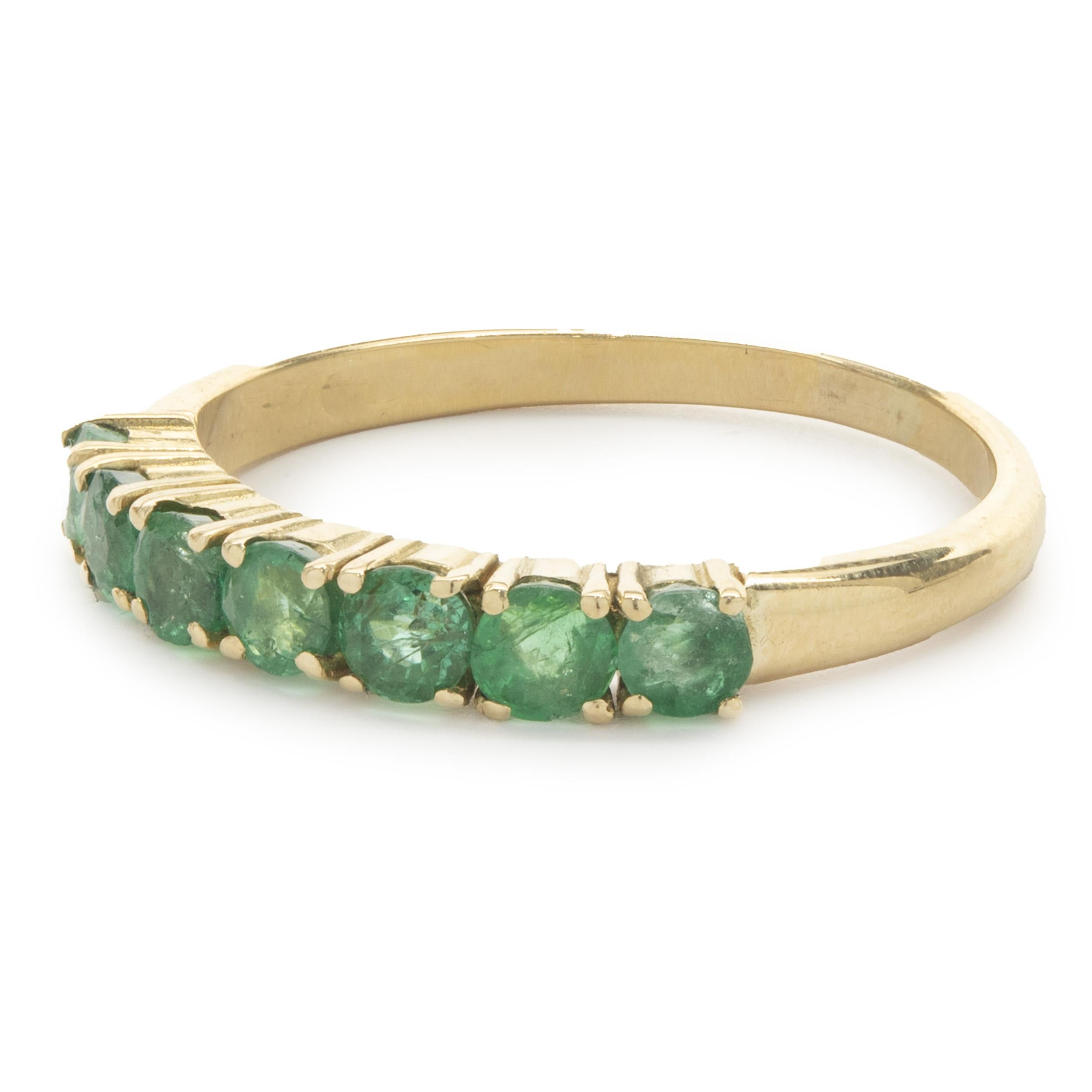 14 Karat Yellow Gold Emerald Band In Excellent Condition For Sale In Scottsdale, AZ