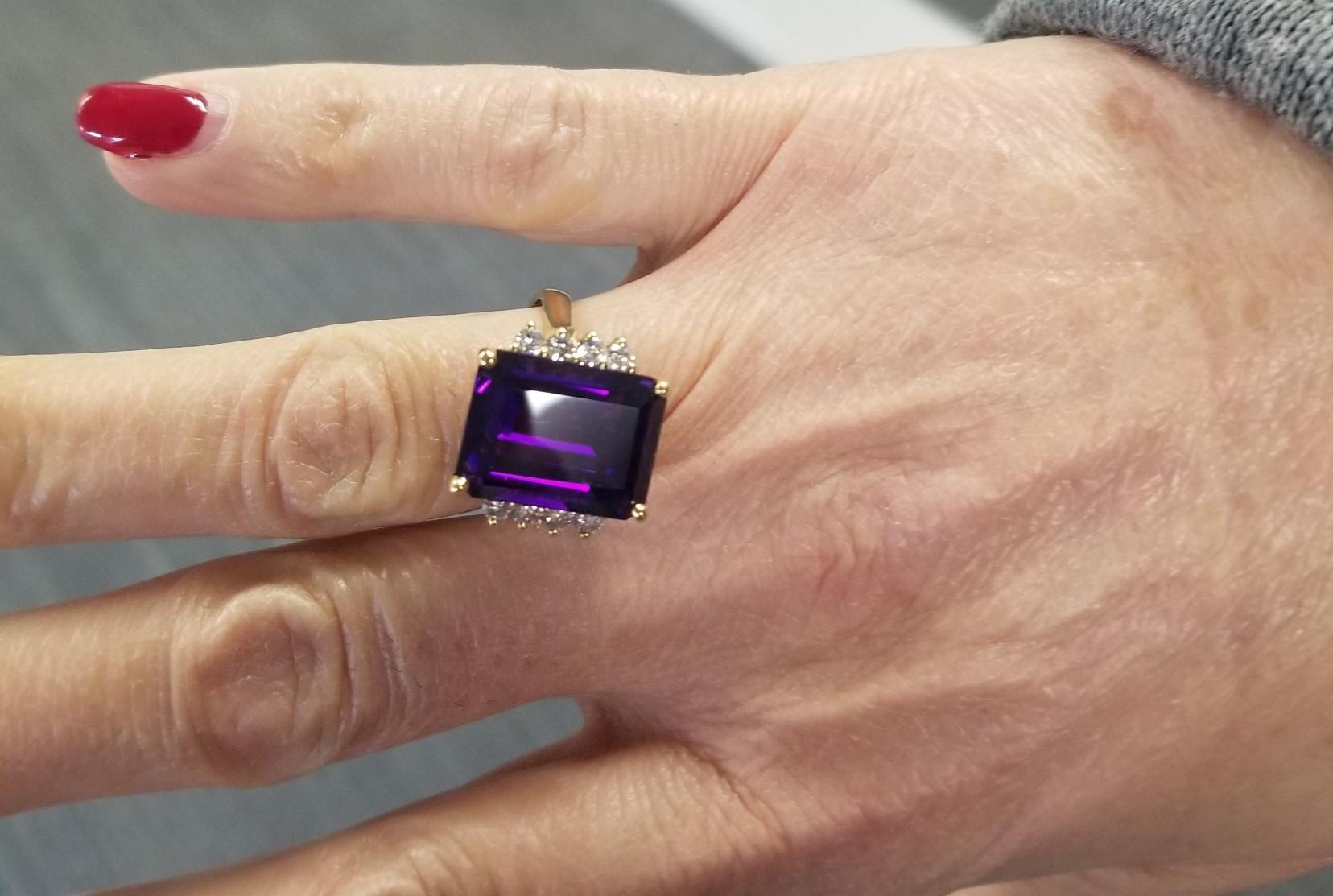 14 Karat Yellow Gold Emerald Cut Amethyst and Diamond Ring For Sale 2