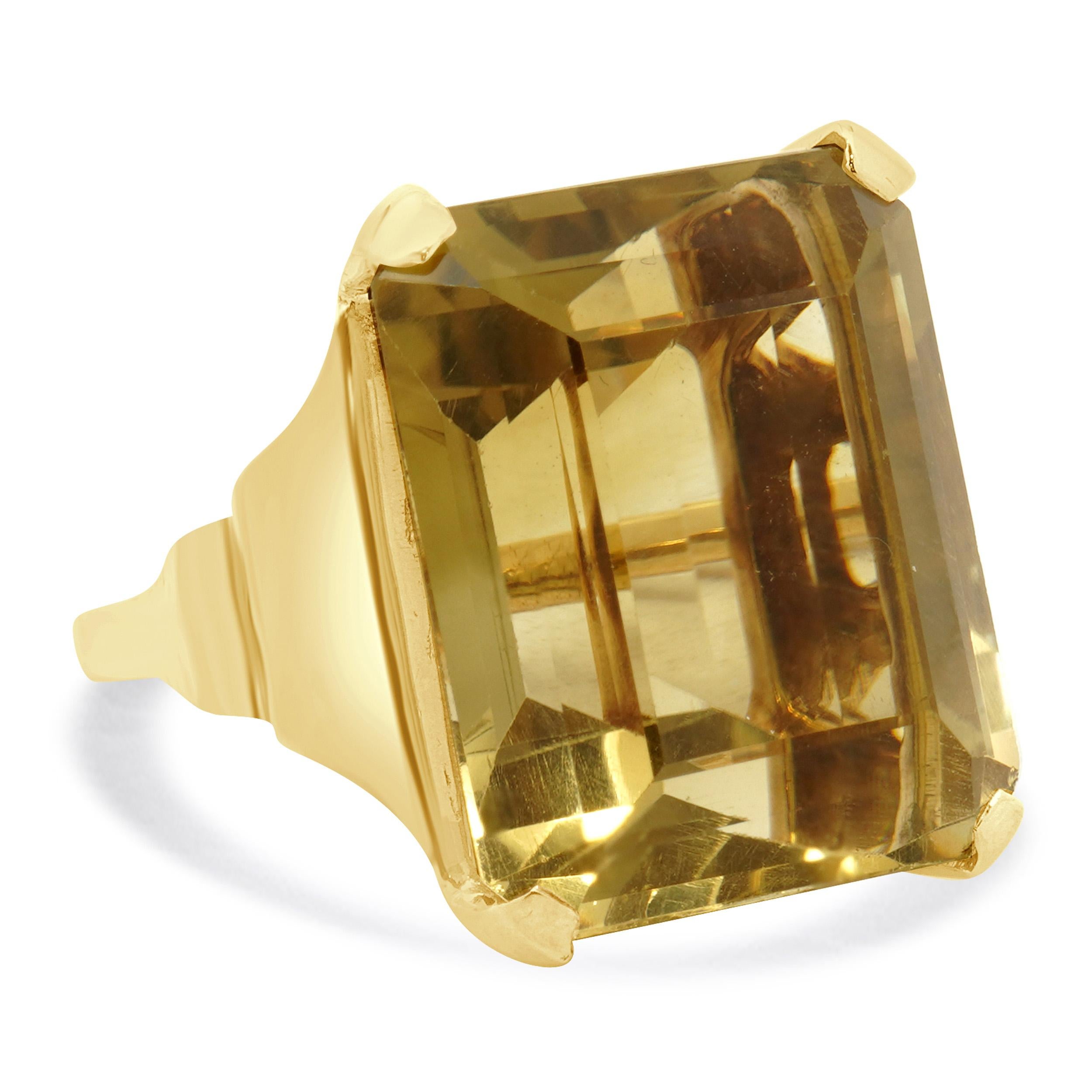 Taglio smeraldo Anello Citrino taglio smeraldo in oro giallo 14 carati in vendita