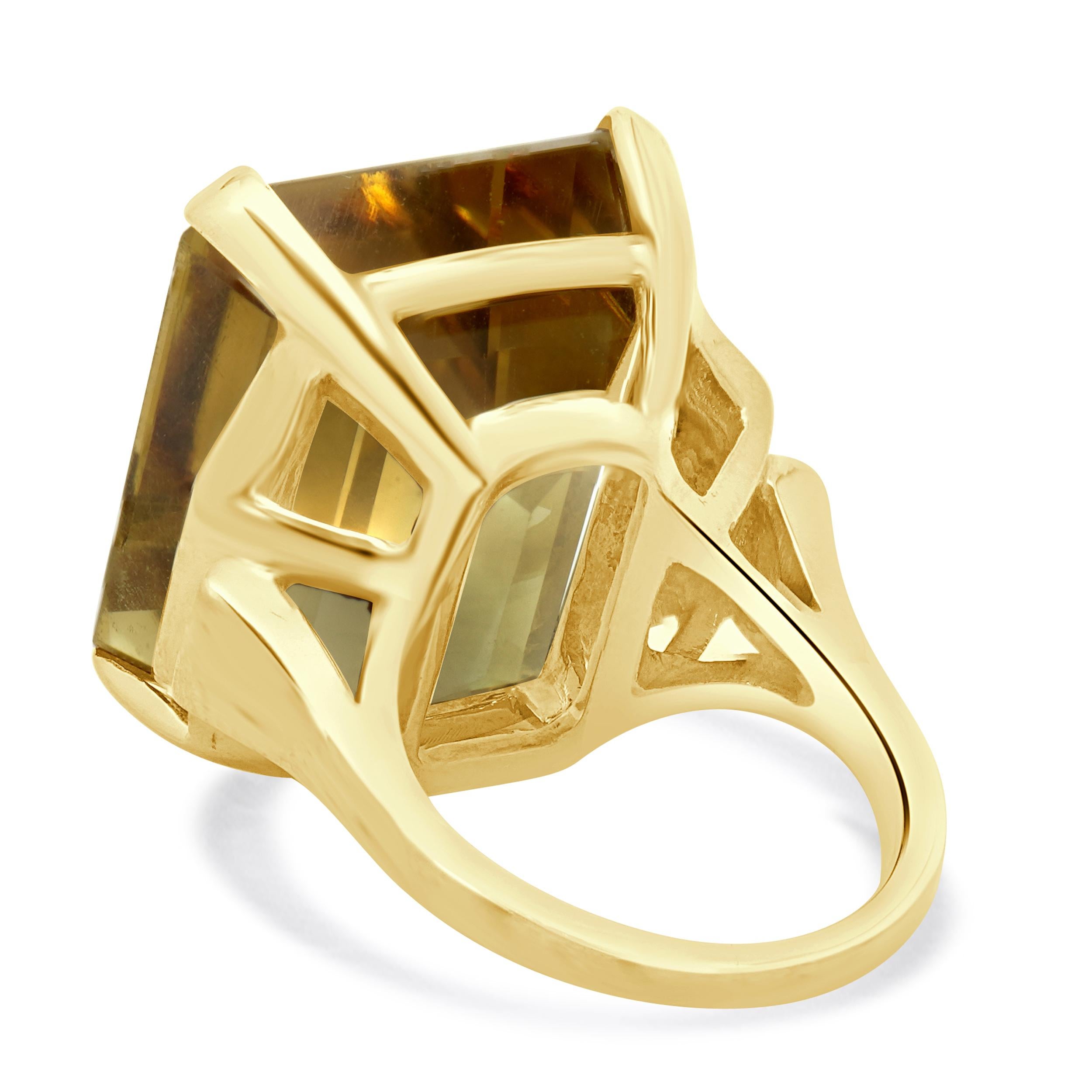 Anello Citrino taglio smeraldo in oro giallo 14 carati In condizioni ottime in vendita a Scottsdale, AZ
