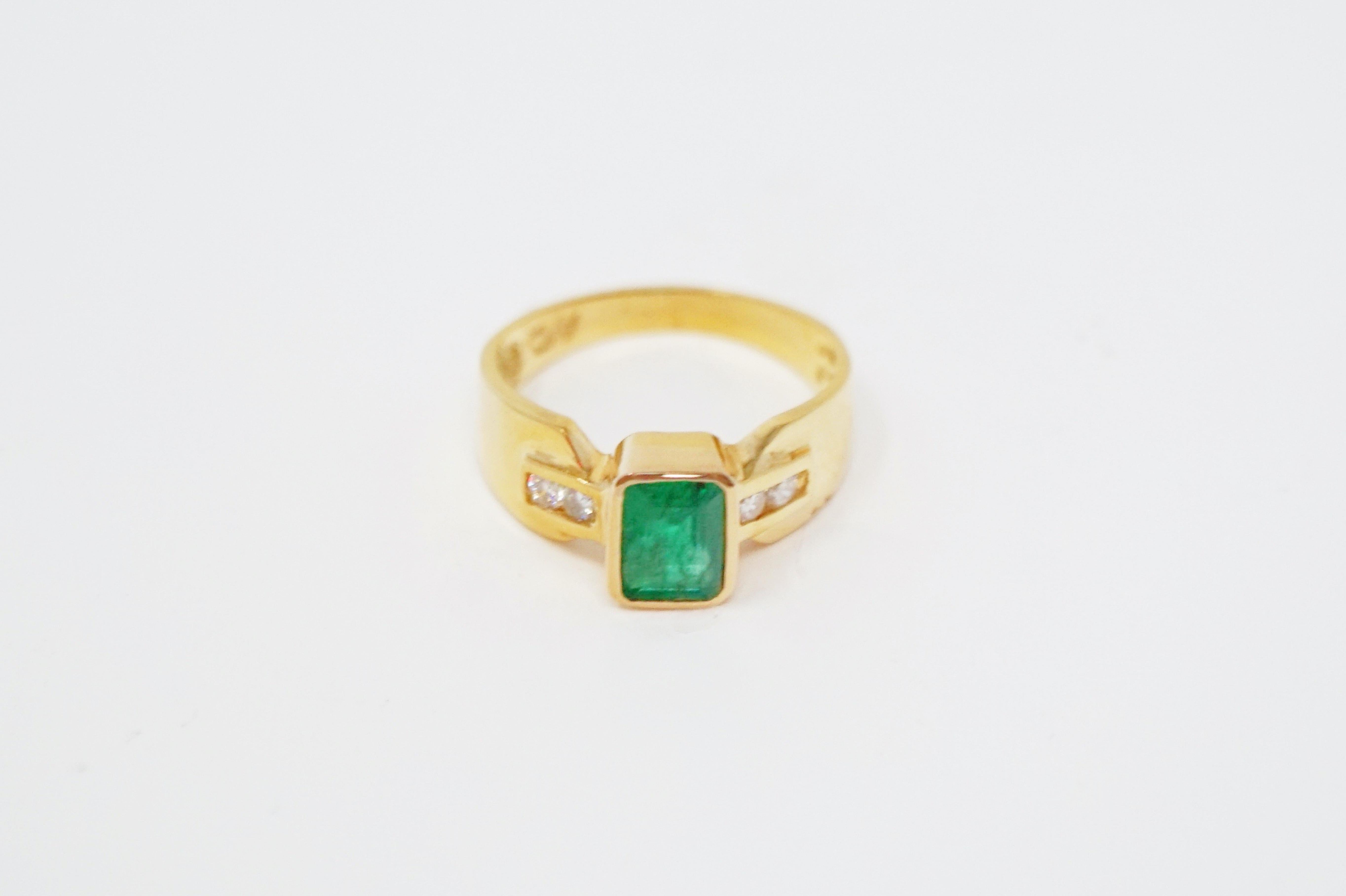 14 Karat Yellow Gold Emerald-Cut Emerald Ring with Diamonds 4