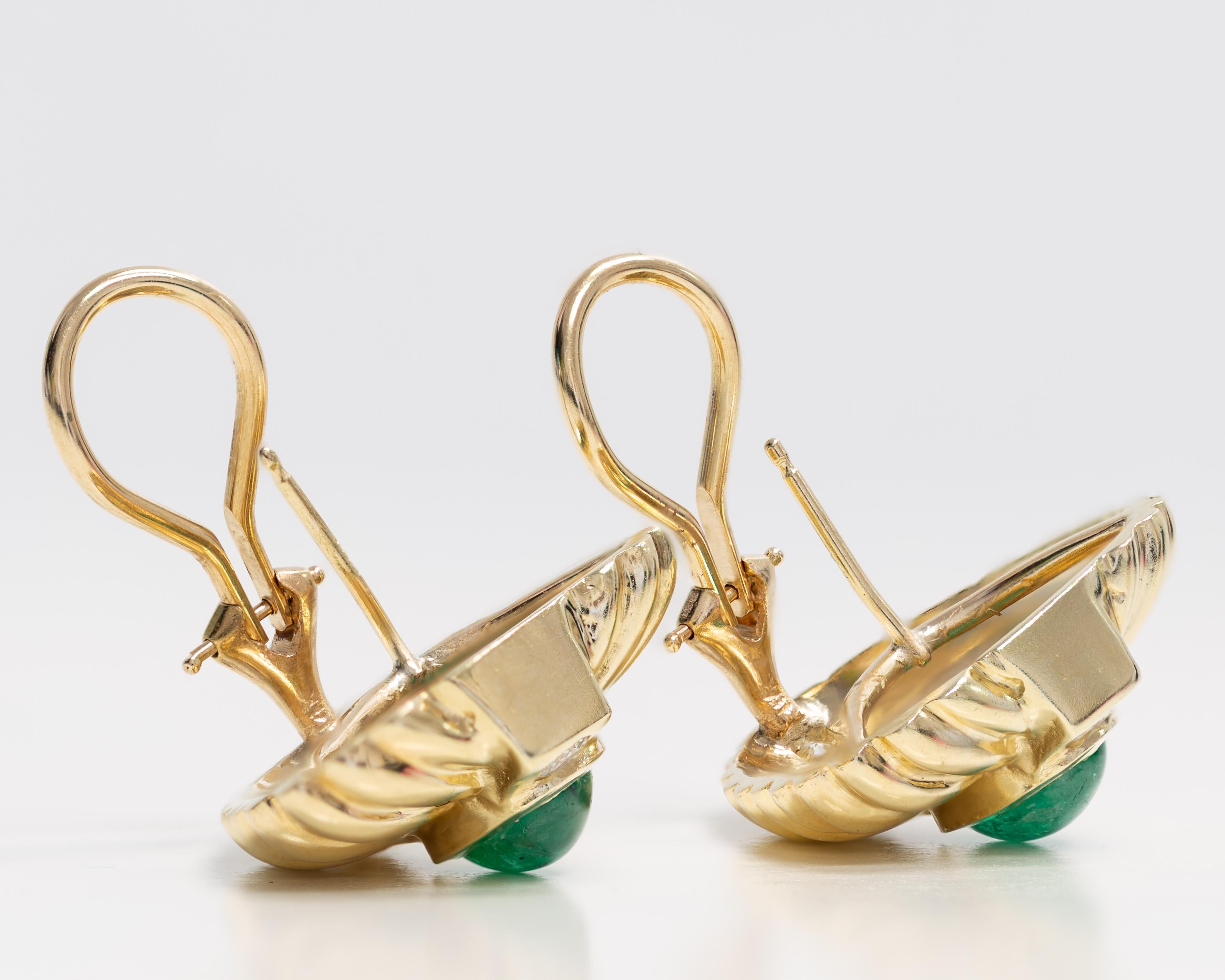 14 Karat Yellow Gold Emerald Pair of Earrings with Diamonds In Good Condition For Sale In Atlanta, GA