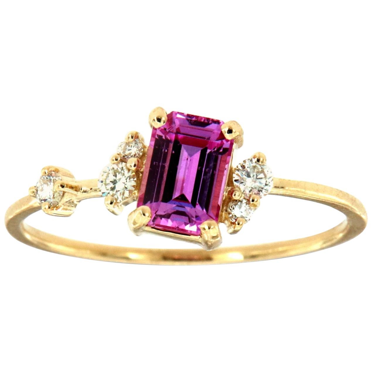 14 Karat Yellow Gold Emerald Pink Sapphire Vintage Diamond Ring Center-3/4 Carat For Sale