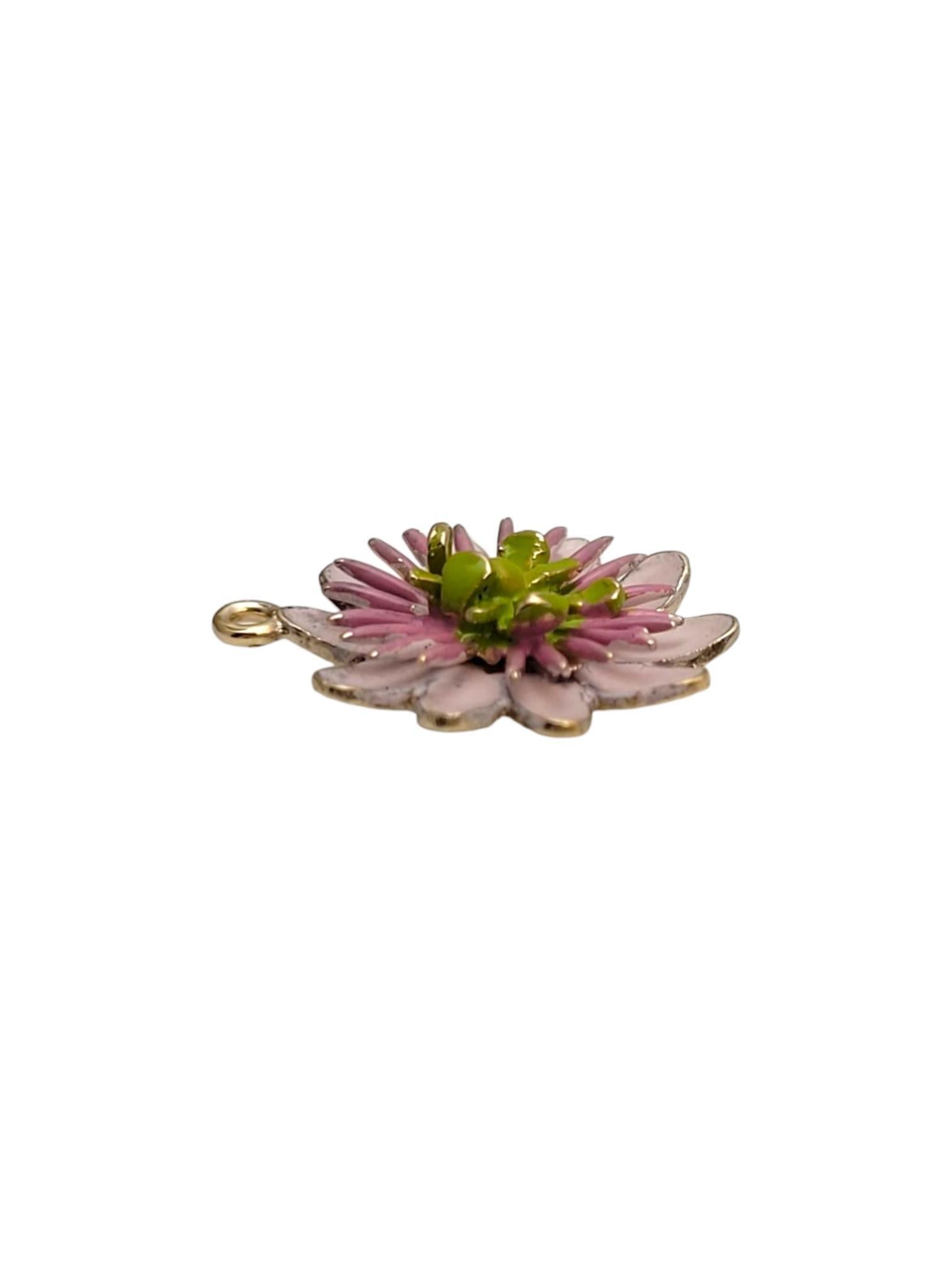 Colgante Flor de Esmalte de Oro Amarillo de 14 Kilates #21643 en venta 2
