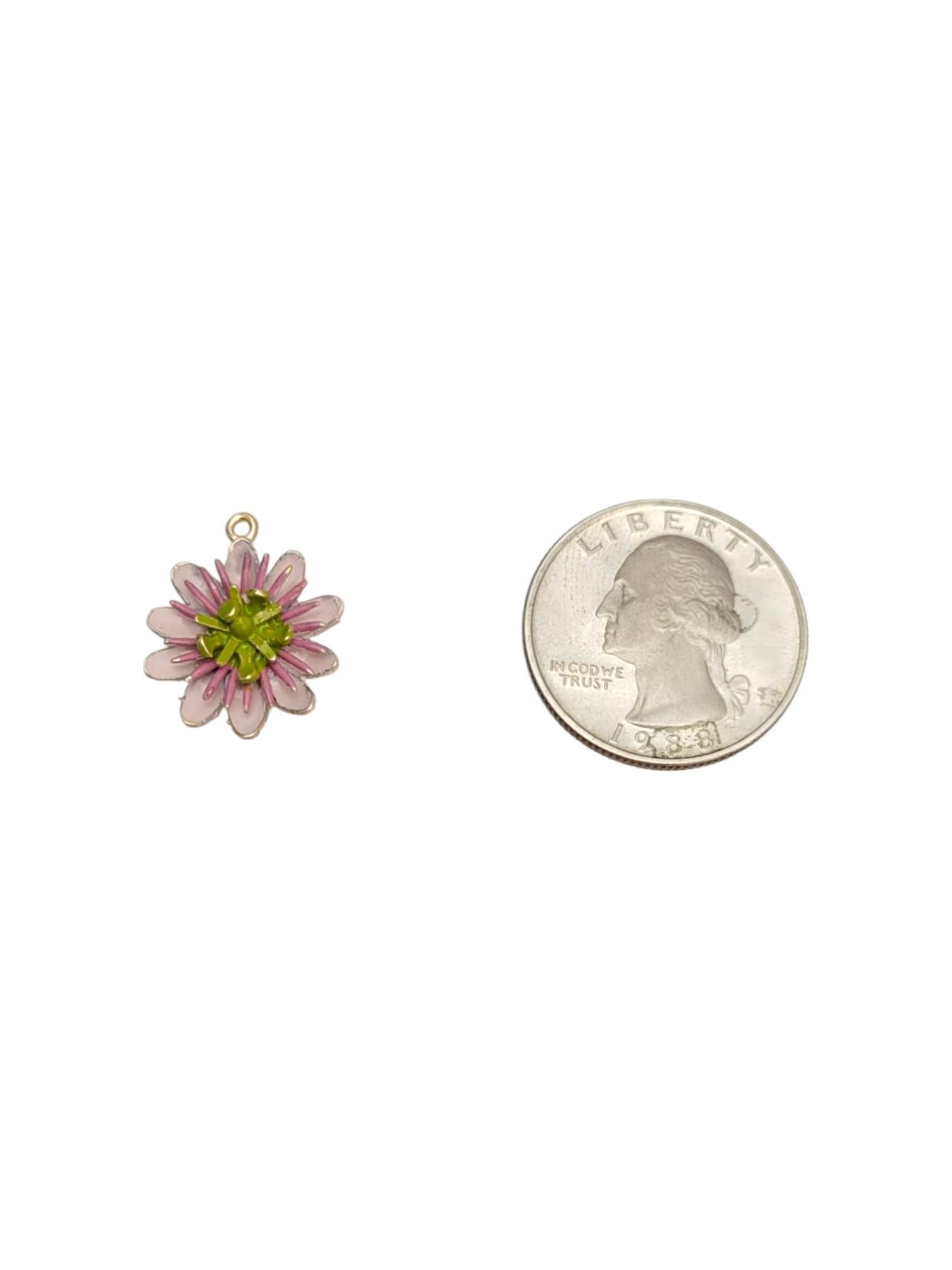 Colgante Flor de Esmalte de Oro Amarillo de 14 Kilates #21643 en venta 4