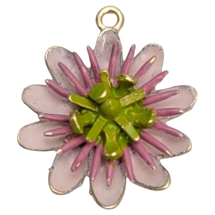 Colgante Flor de Esmalte de Oro Amarillo de 14 Kilates #21643 en venta