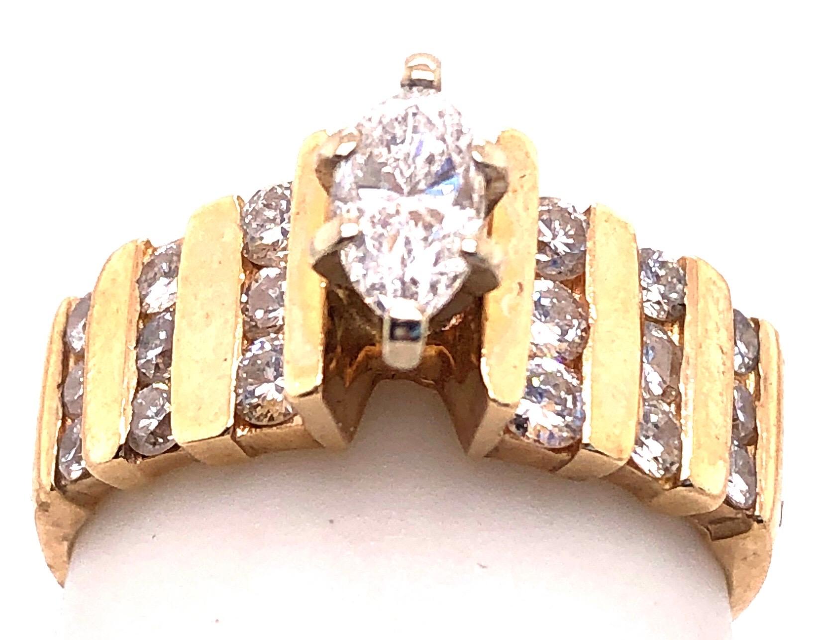 Round Cut 14 Karat Yellow Gold Engagement Ring 1.50 Total Diamond Weight For Sale
