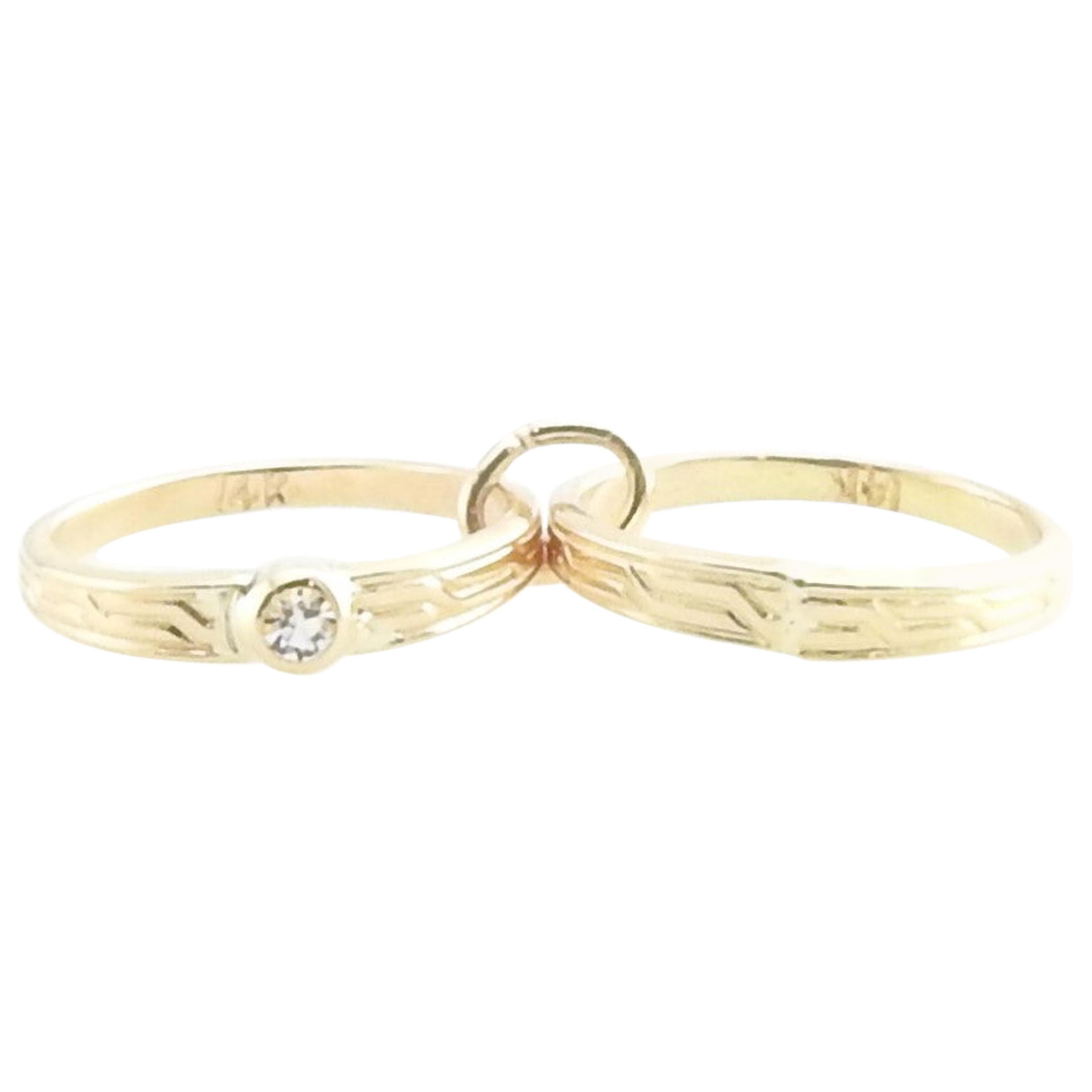 9 Karat Yellow Gold Articulated Wedding Cake with Bride and Groom Charm