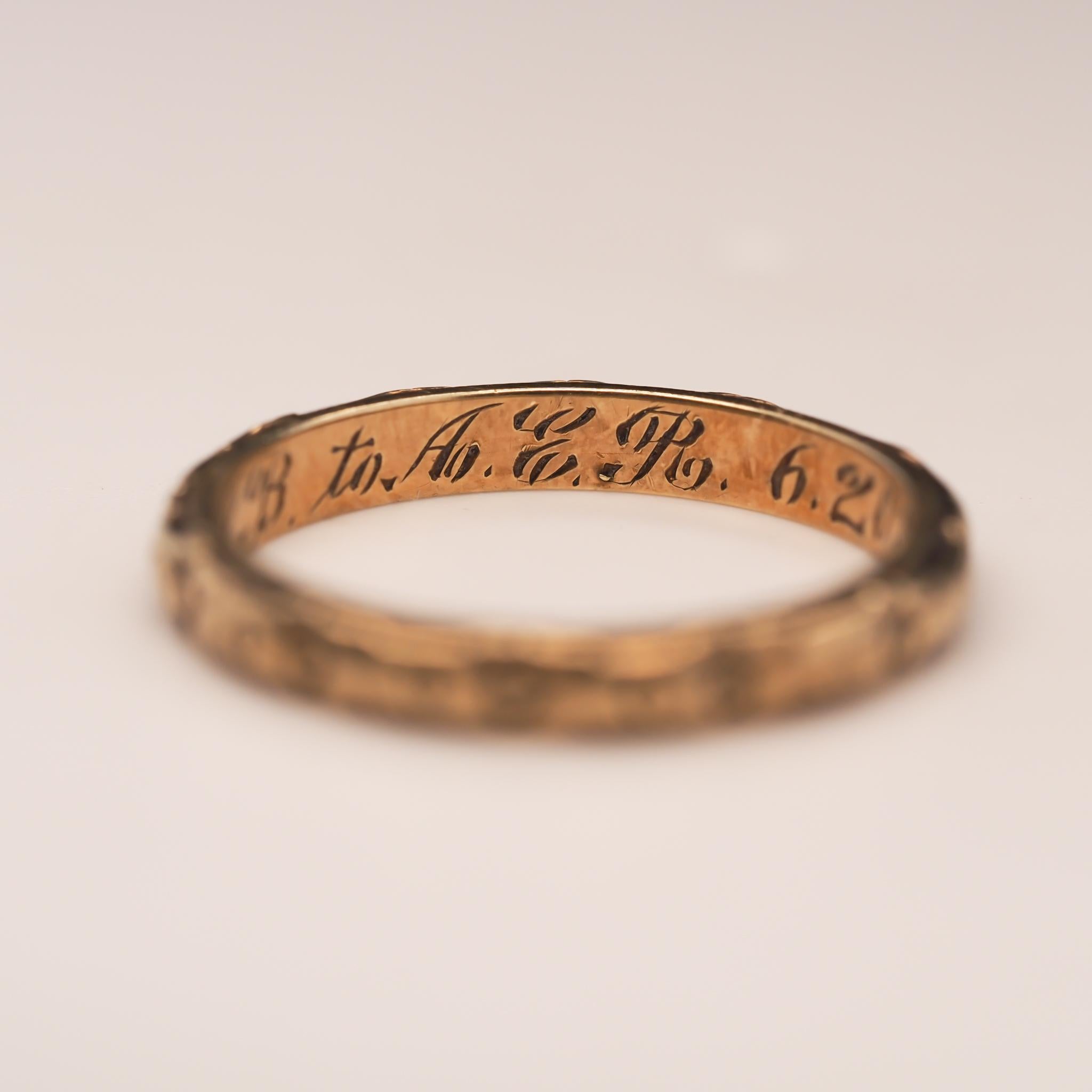 14 Karat Yellow Gold Engraved 1923 Art Nouveau Wedding Band For Sale 2