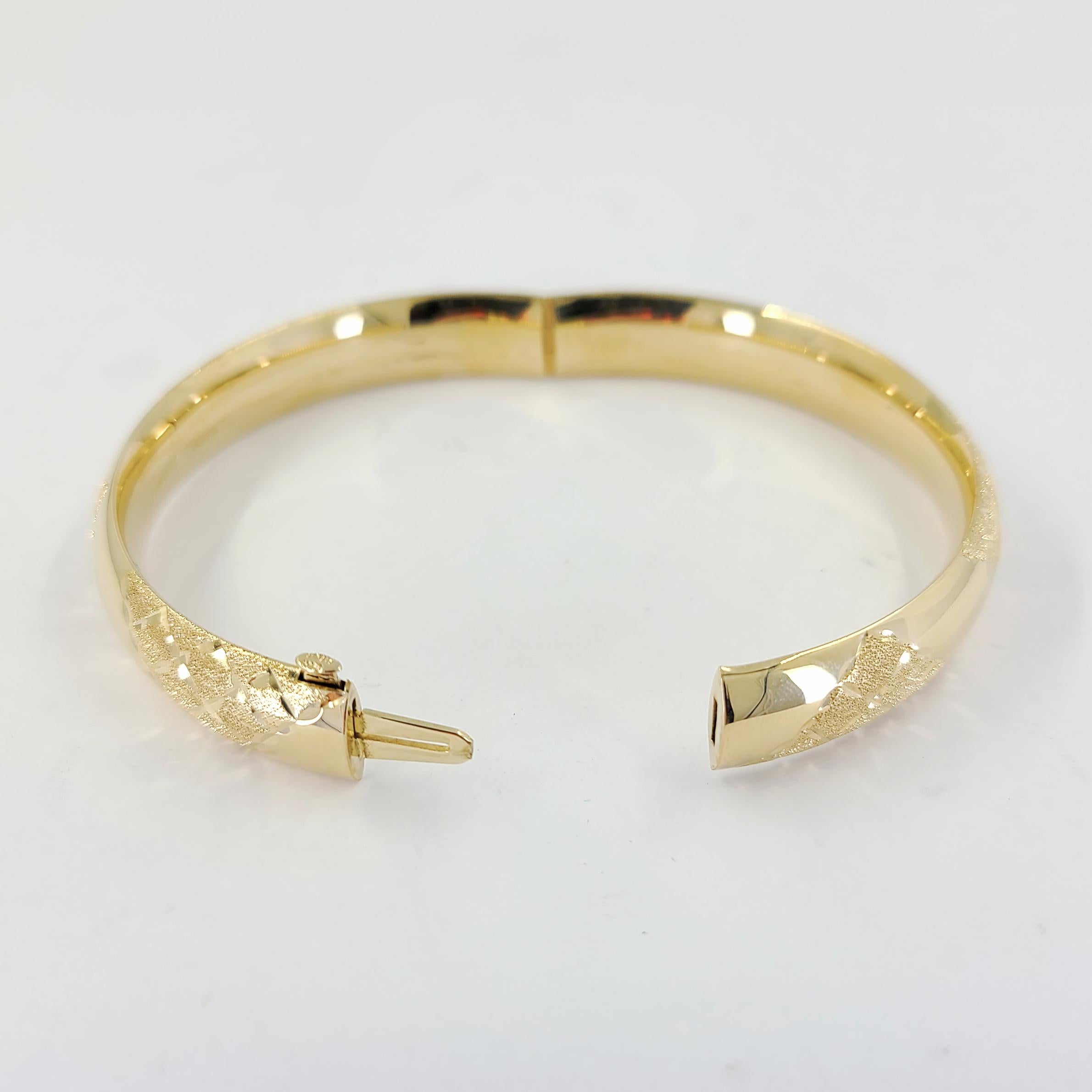 Women's or Men's 14 Karat Yellow Gold Engraved Hinged Bangle Bracelet