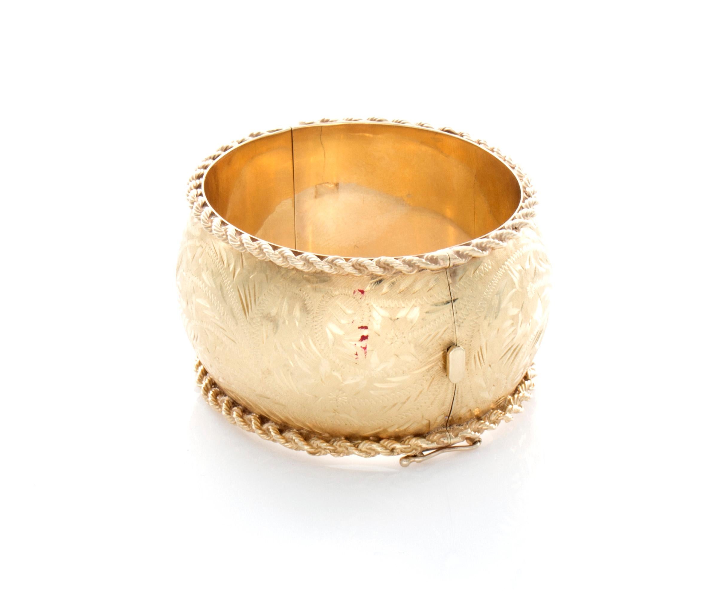 14 Karat Yellow Gold Etched Bangle Bracelet For Sale 1