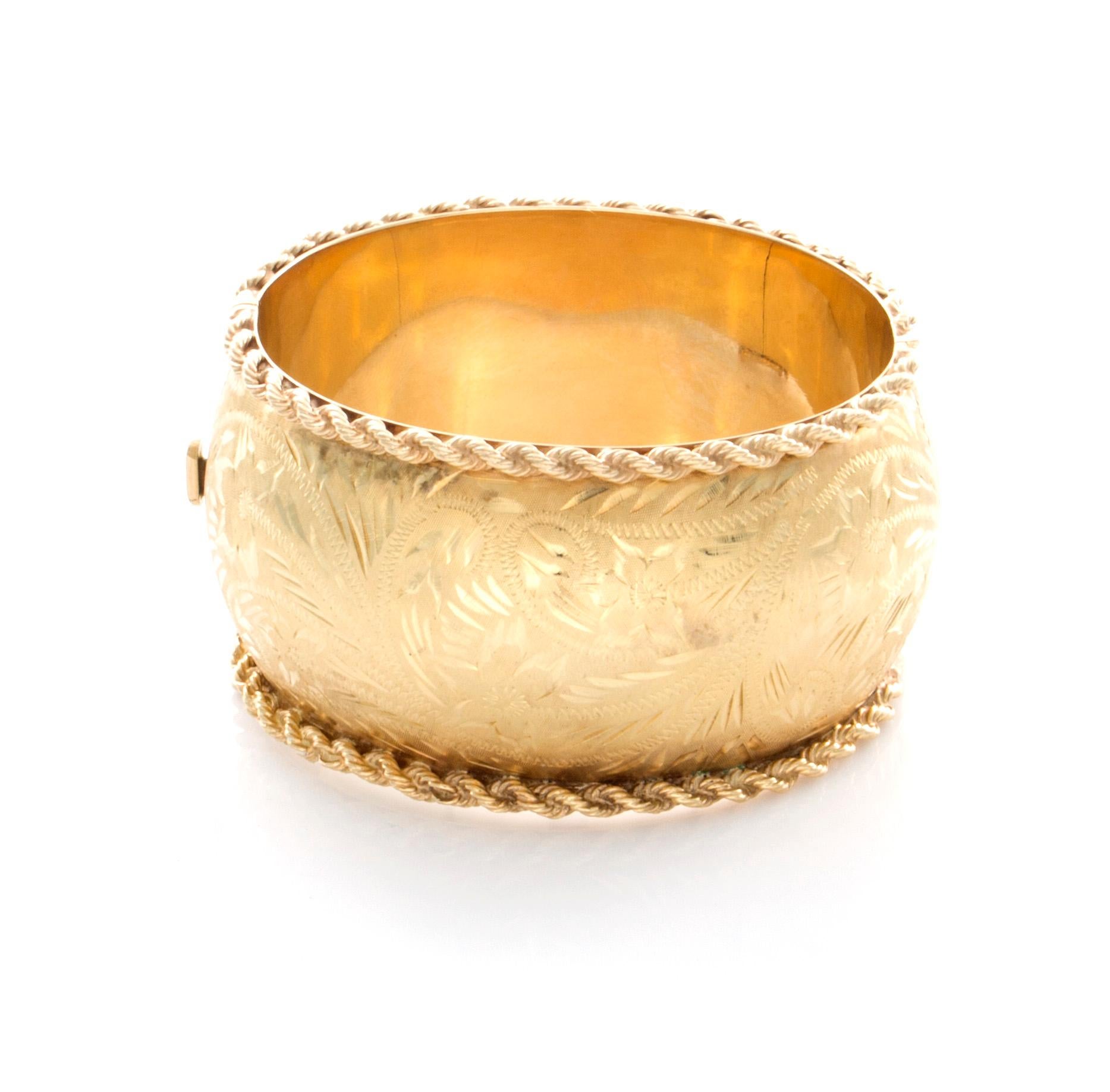 14 Karat Yellow Gold Etched Bangle Bracelet For Sale 2