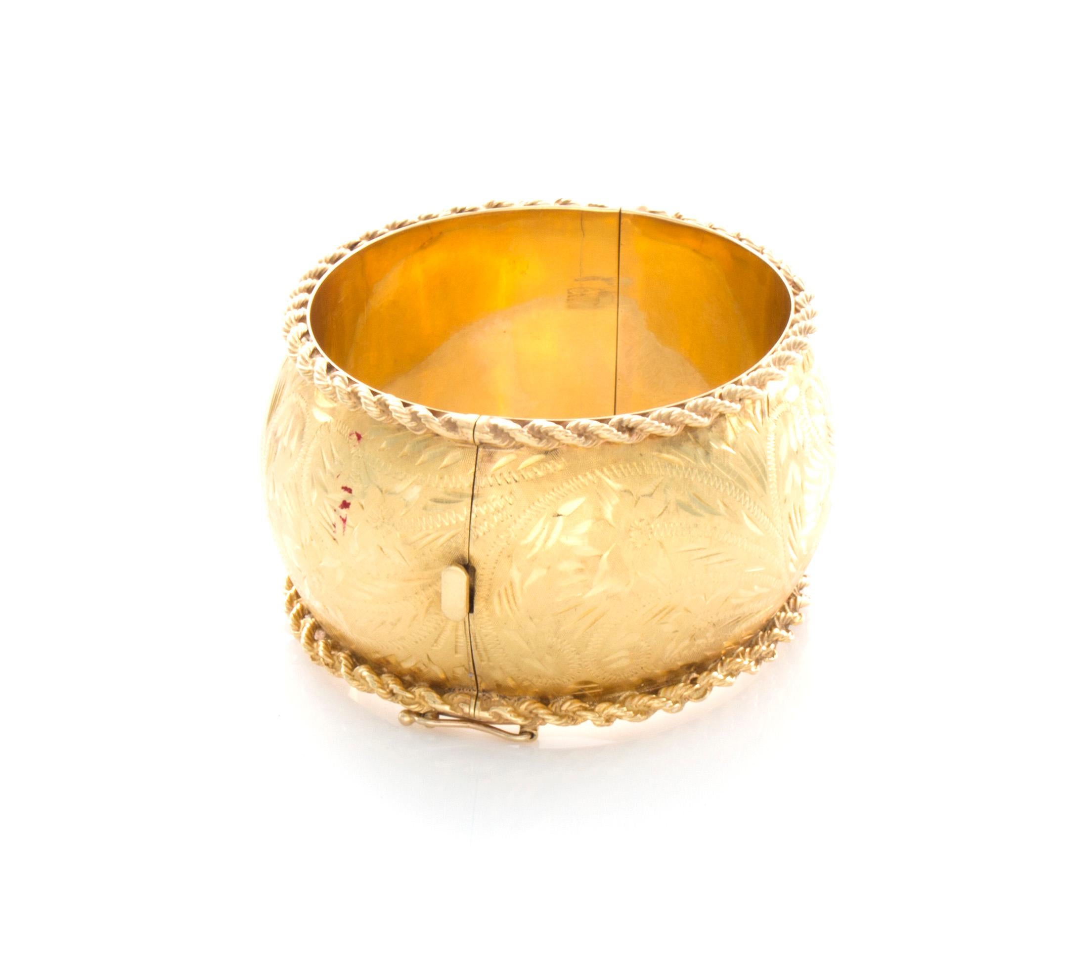 14 Karat Yellow Gold Etched Bangle Bracelet For Sale 3