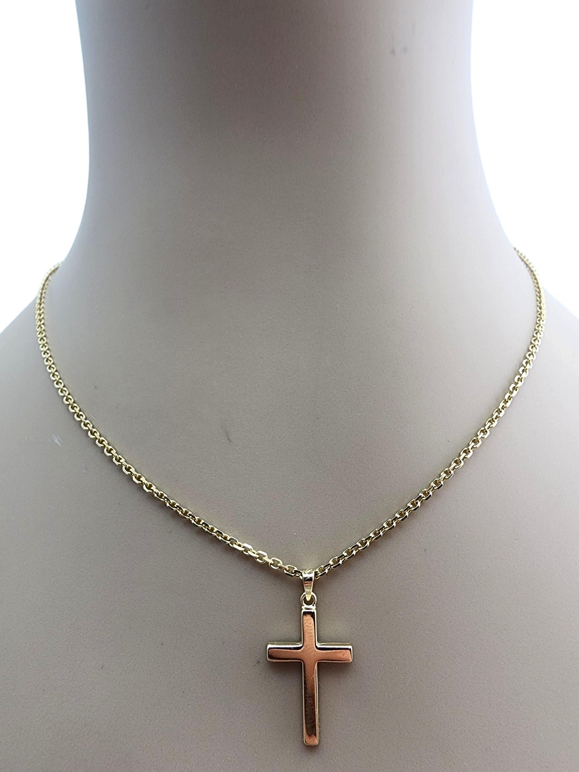 Pendentif croix en or jaune 14 carats #23497 en vente 4