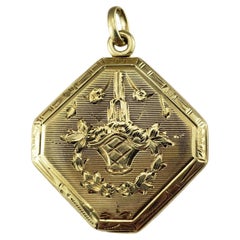 14 Karat Yellow Gold Etched Locket Pendant #19937