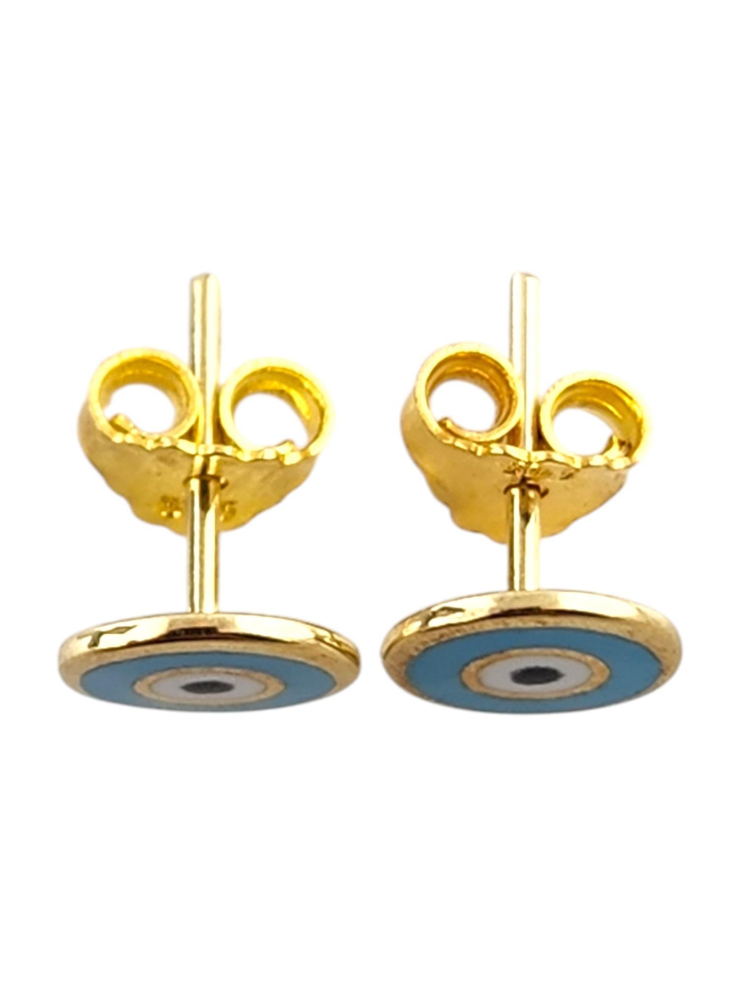 Orecchini con malocchio in oro giallo 14 carati

Questo bellissimo set di orecchini a perno con occhio maligno è stato meticolosamente realizzato in oro giallo 14 carati!

Diametro: 6,86 mm
Spessore: 0,95 mm

Peso: 1,1 g/ 0,75 dwt

Testato a